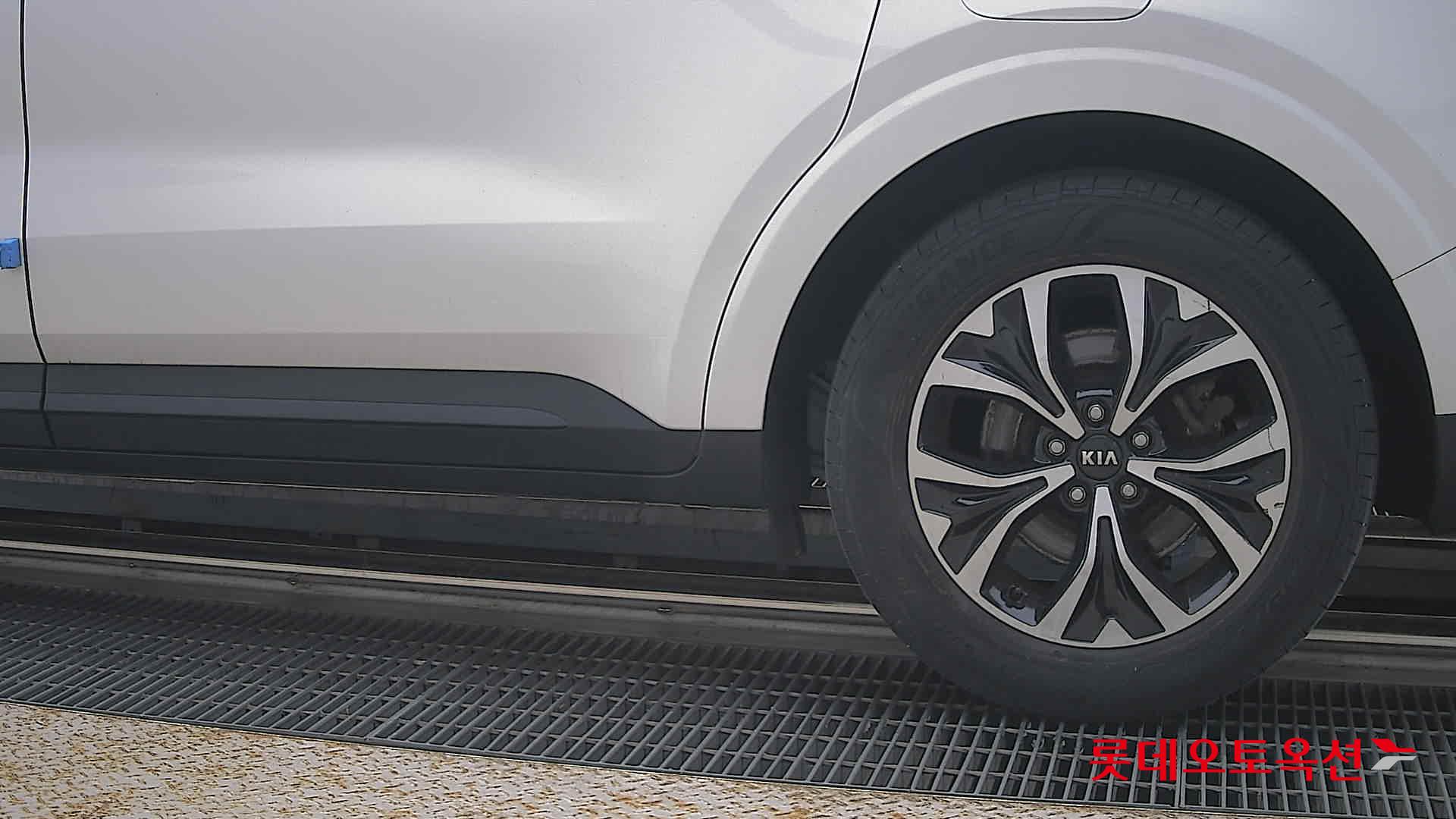 2021 - kia carnival