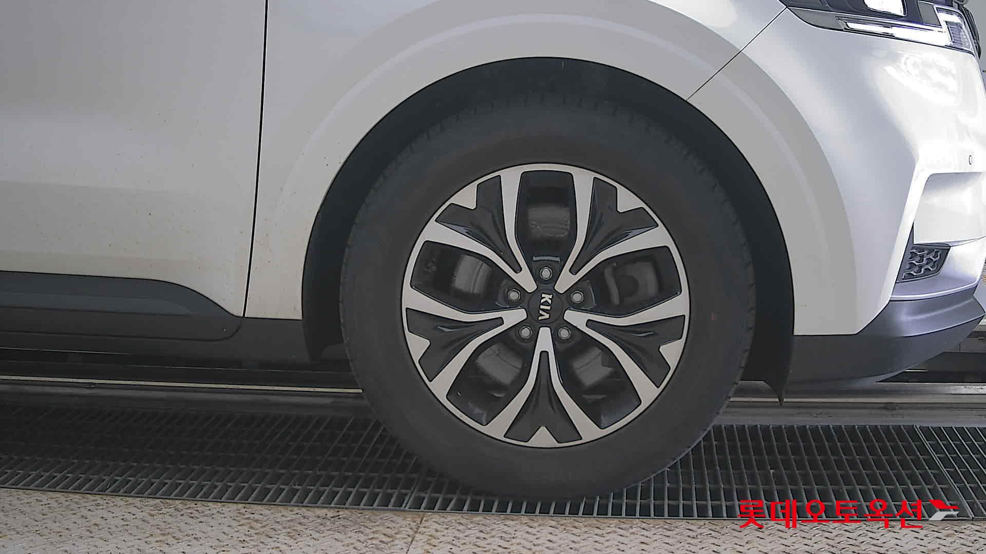 2021 - kia carnival