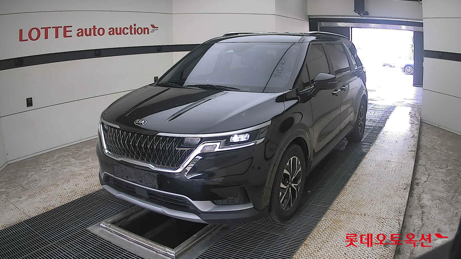 2021 - kia carnival