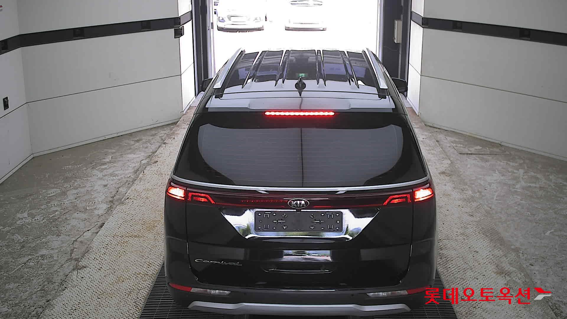 2021 - kia carnival