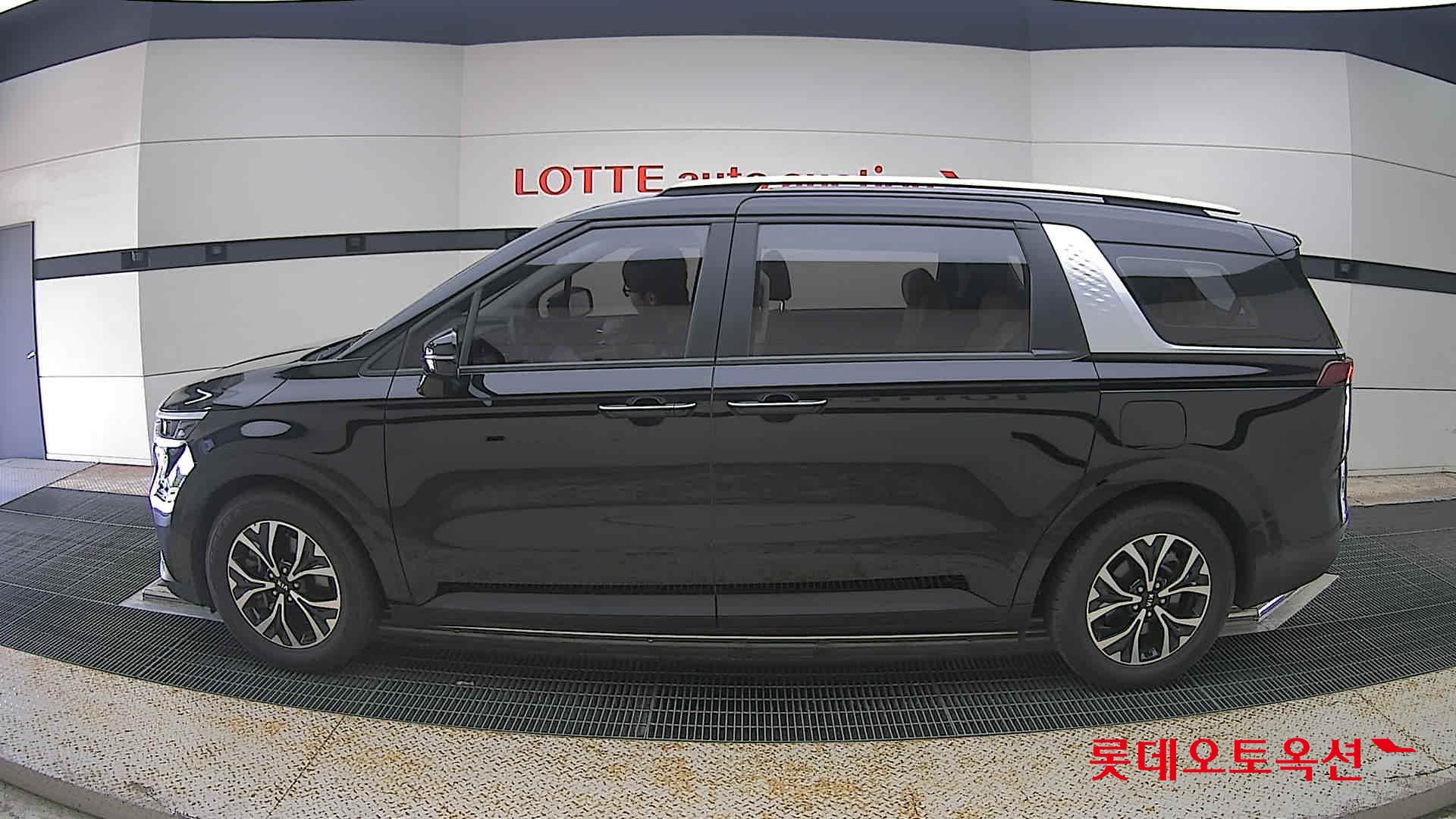 2021 - kia carnival