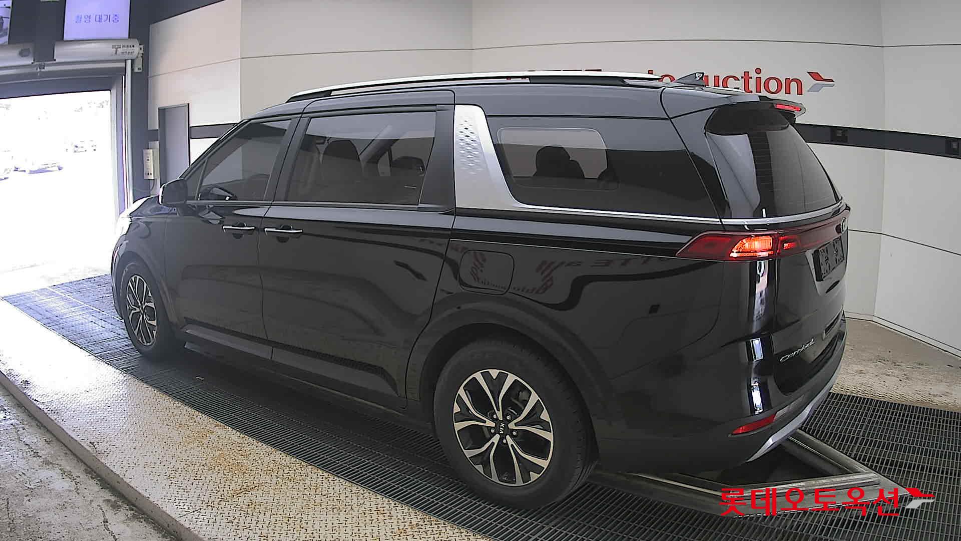 2021 - kia carnival