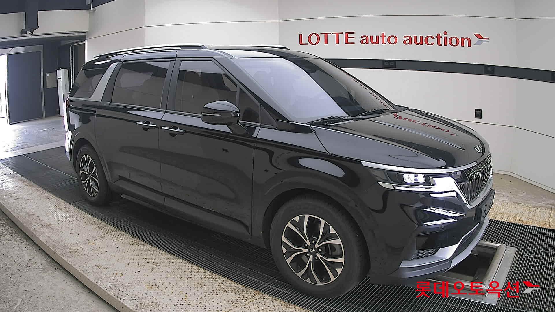 2021 - kia carnival
