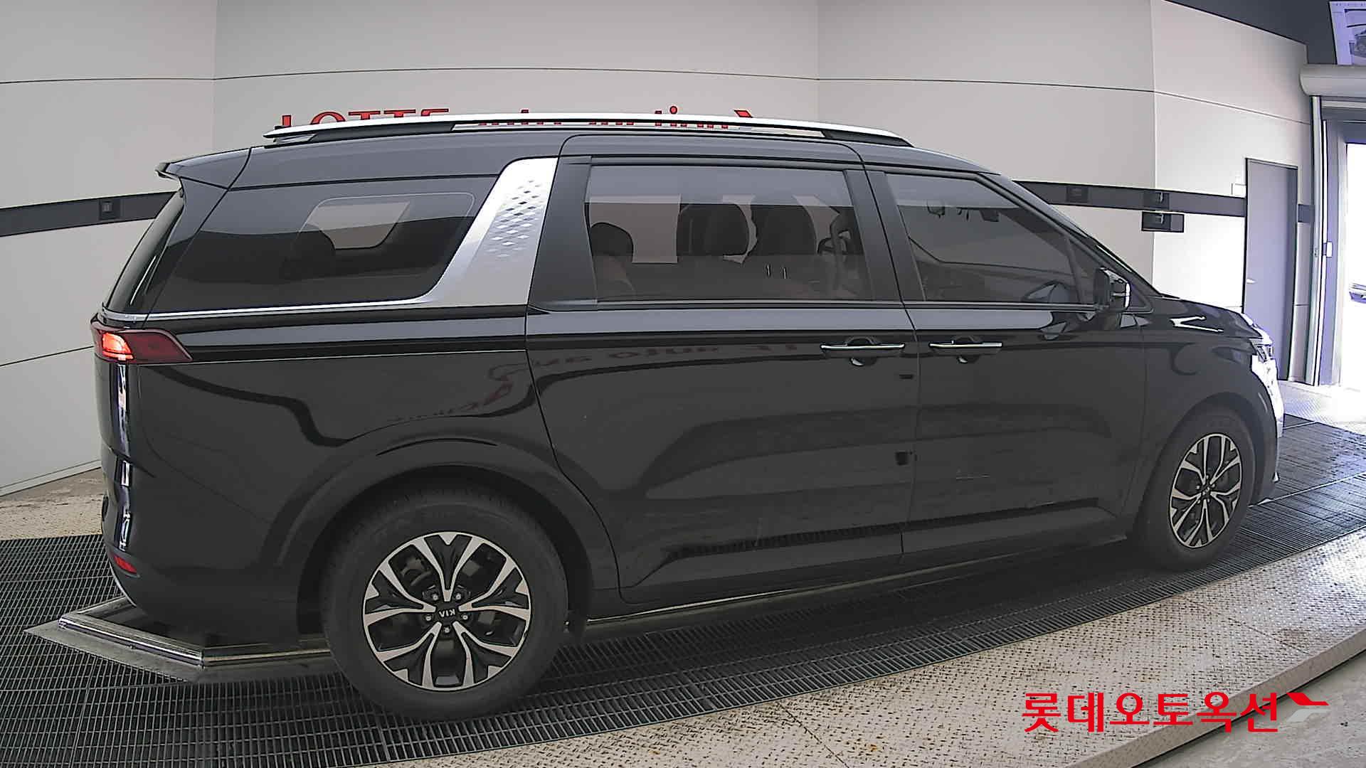 2021 - kia carnival