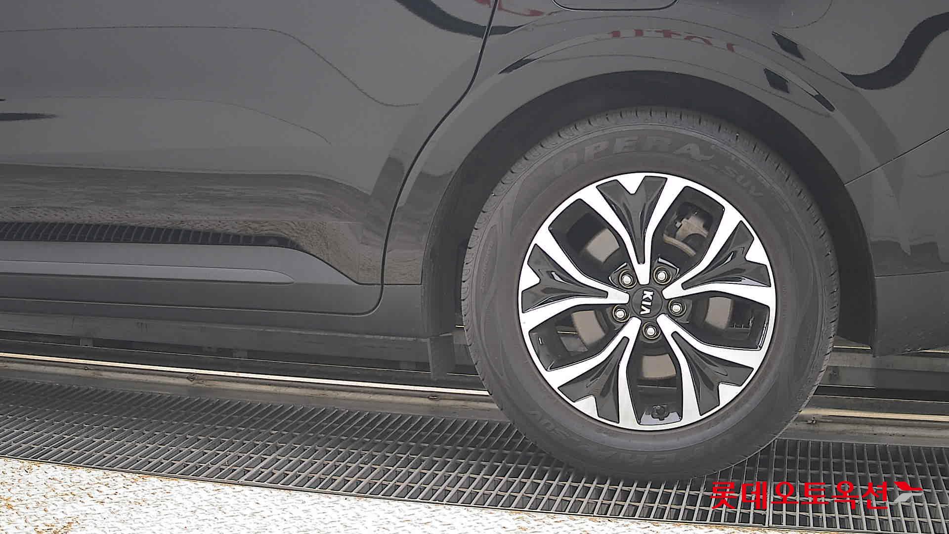 2021 - kia carnival