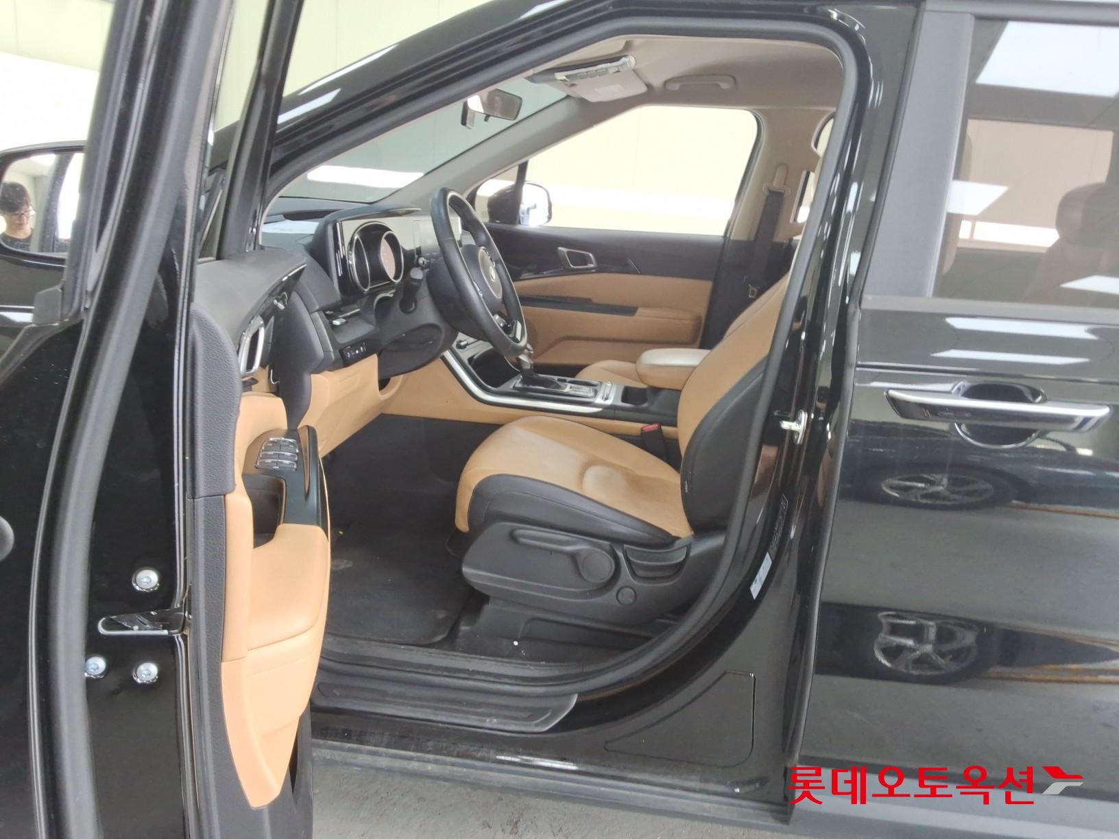 2021 - kia carnival
