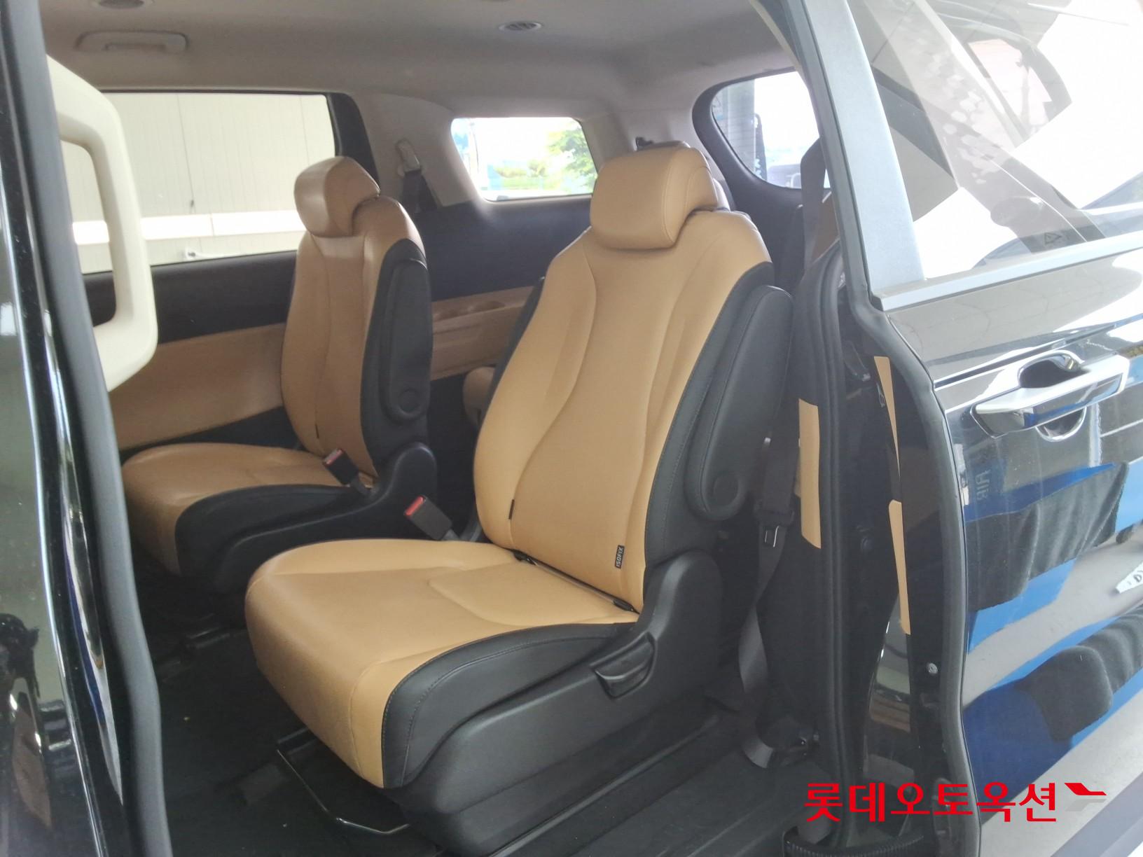 2021 - kia carnival
