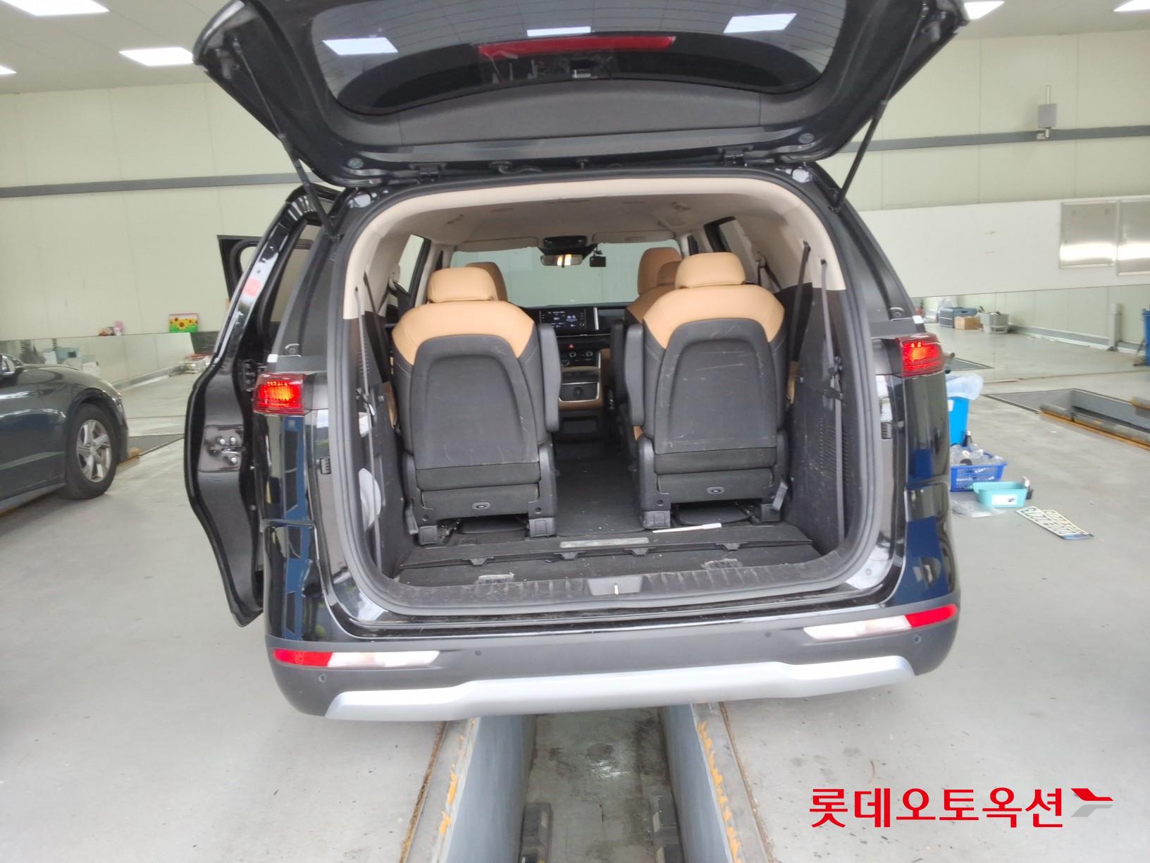 2021 - kia carnival