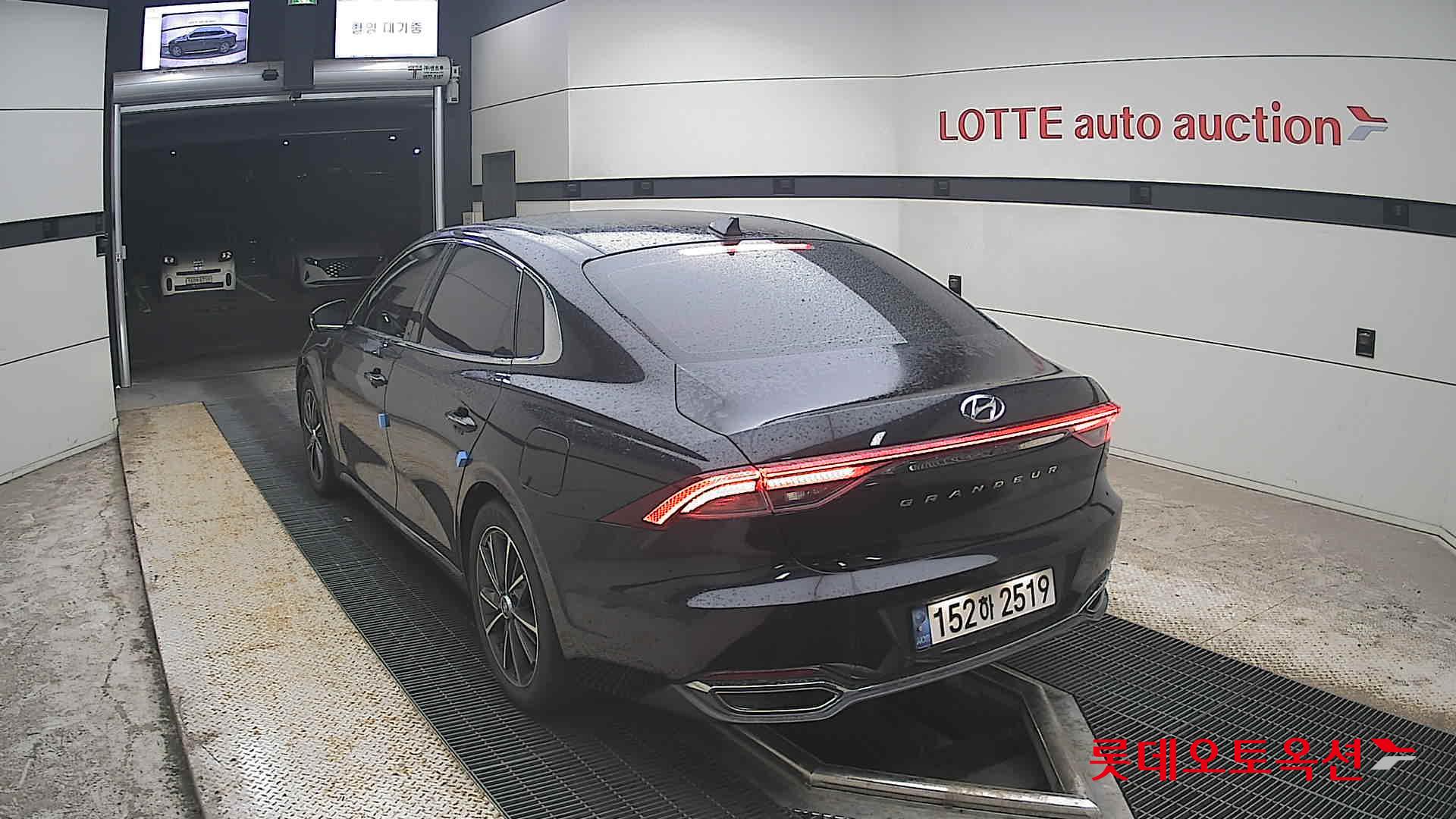 2022 - hyundai grandeur