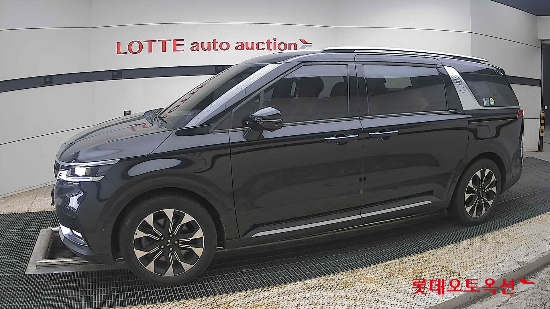2021 - kia carnival
