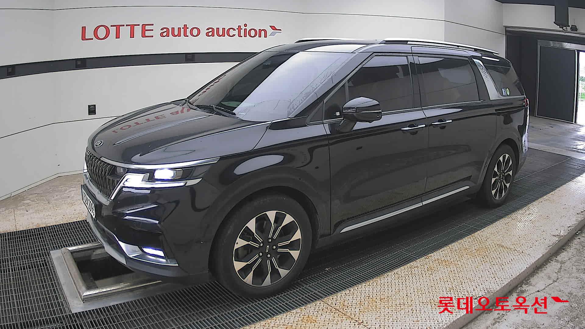 2021 - kia carnival