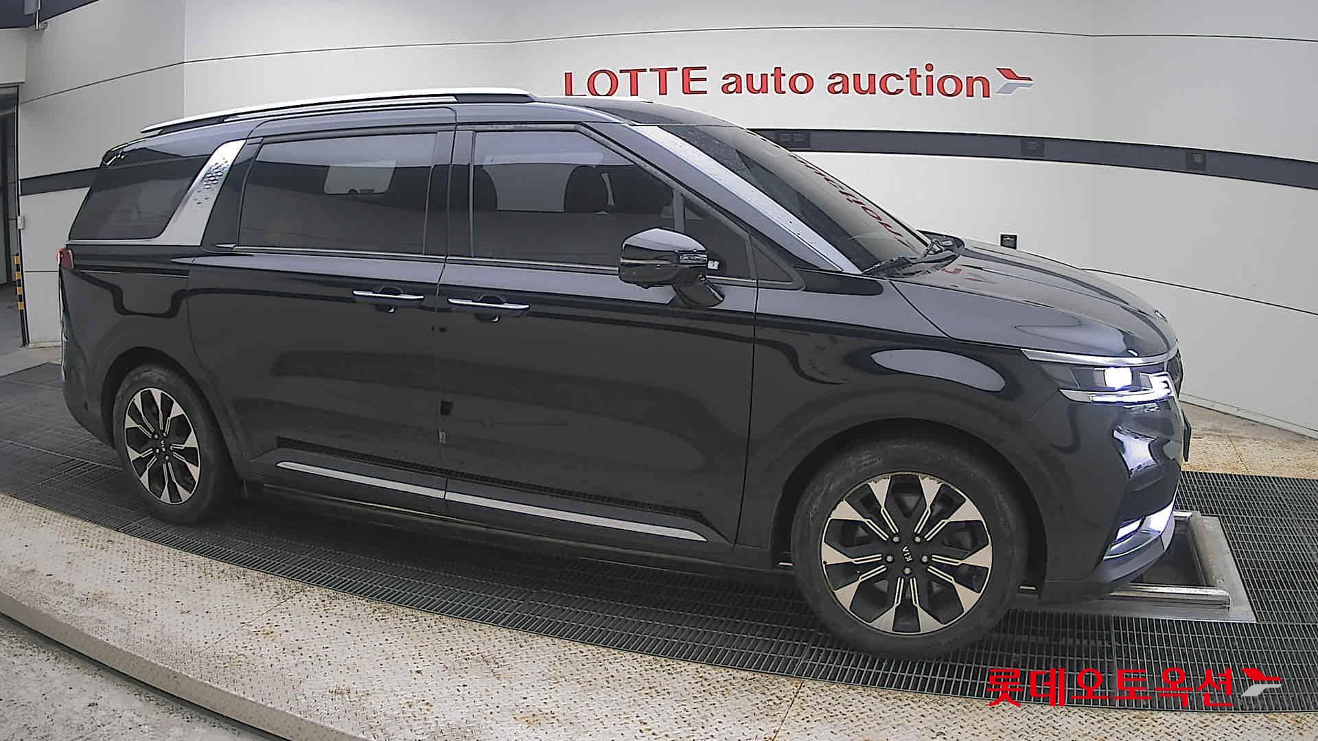 2021 - kia carnival