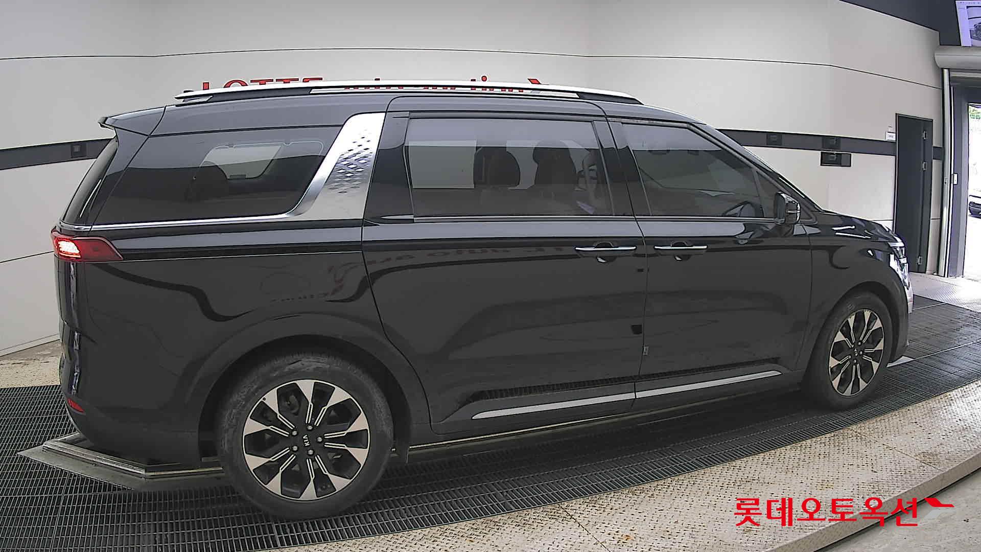2021 - kia carnival