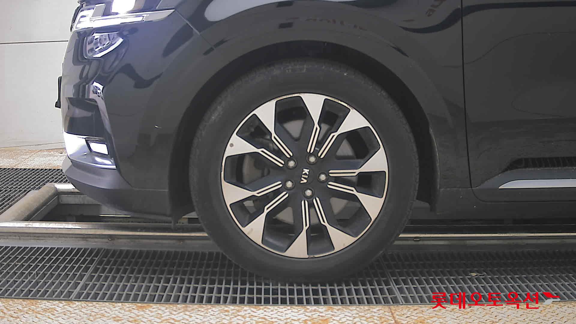 2021 - kia carnival