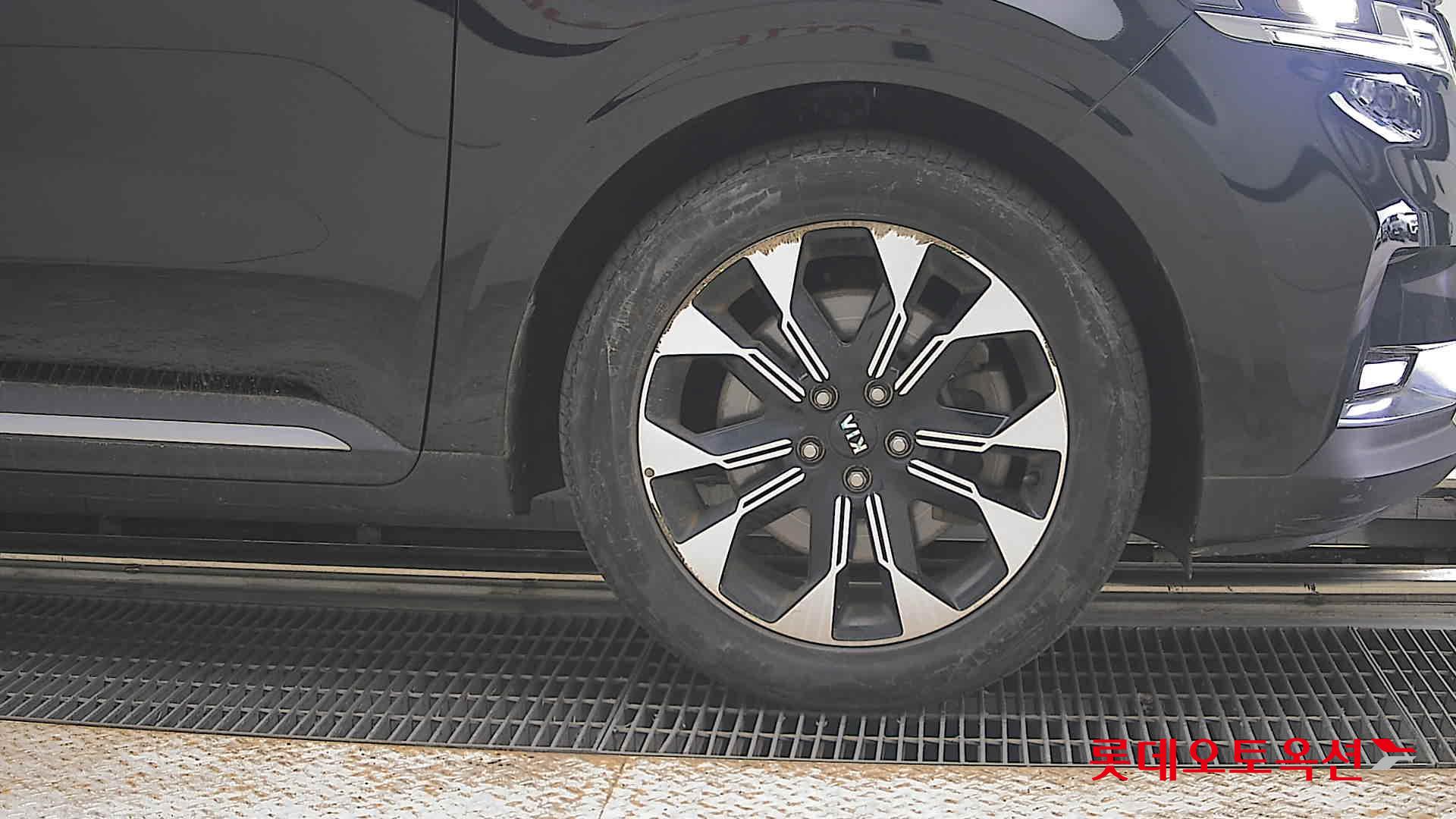 2021 - kia carnival
