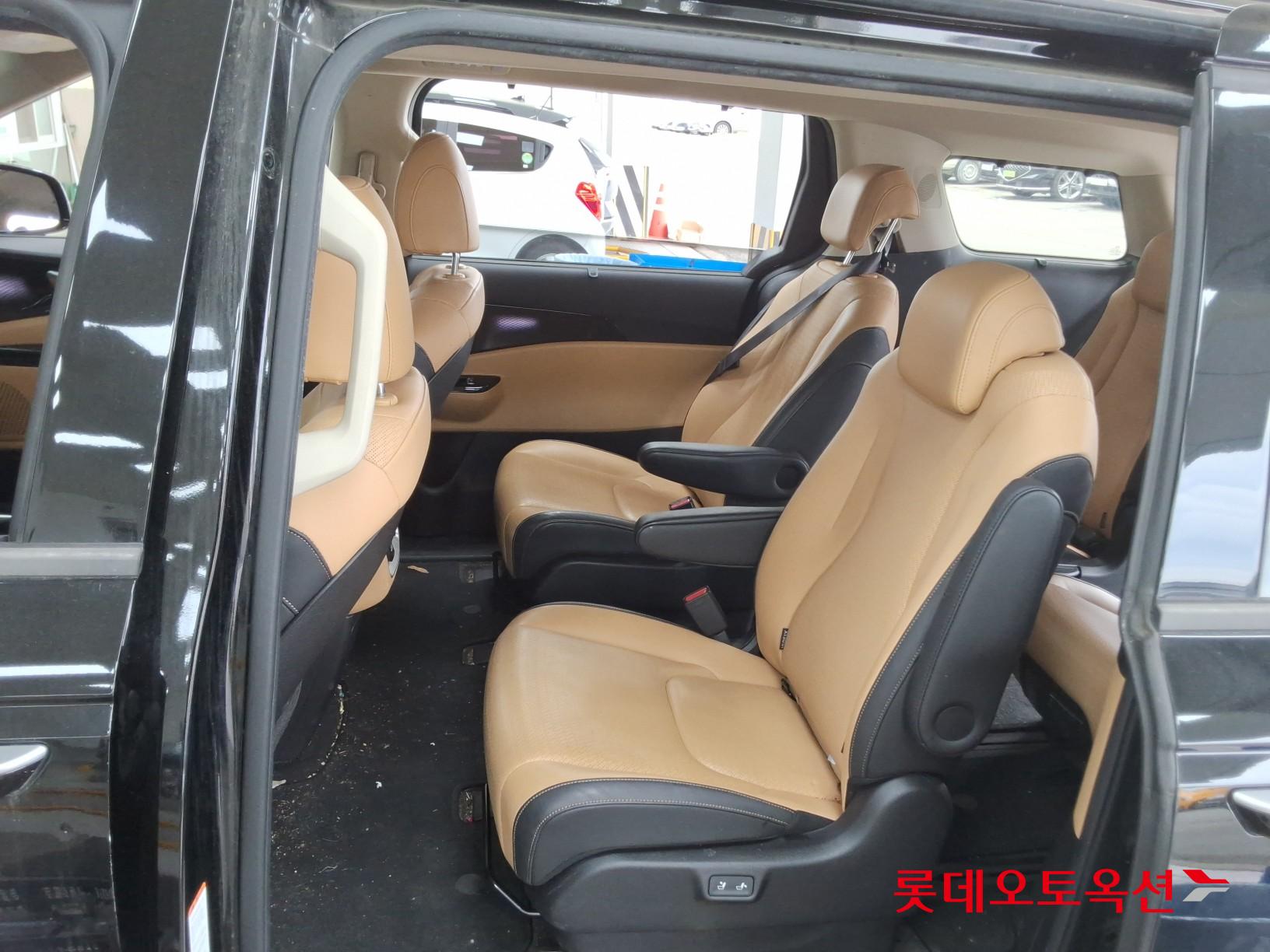 2021 - kia carnival