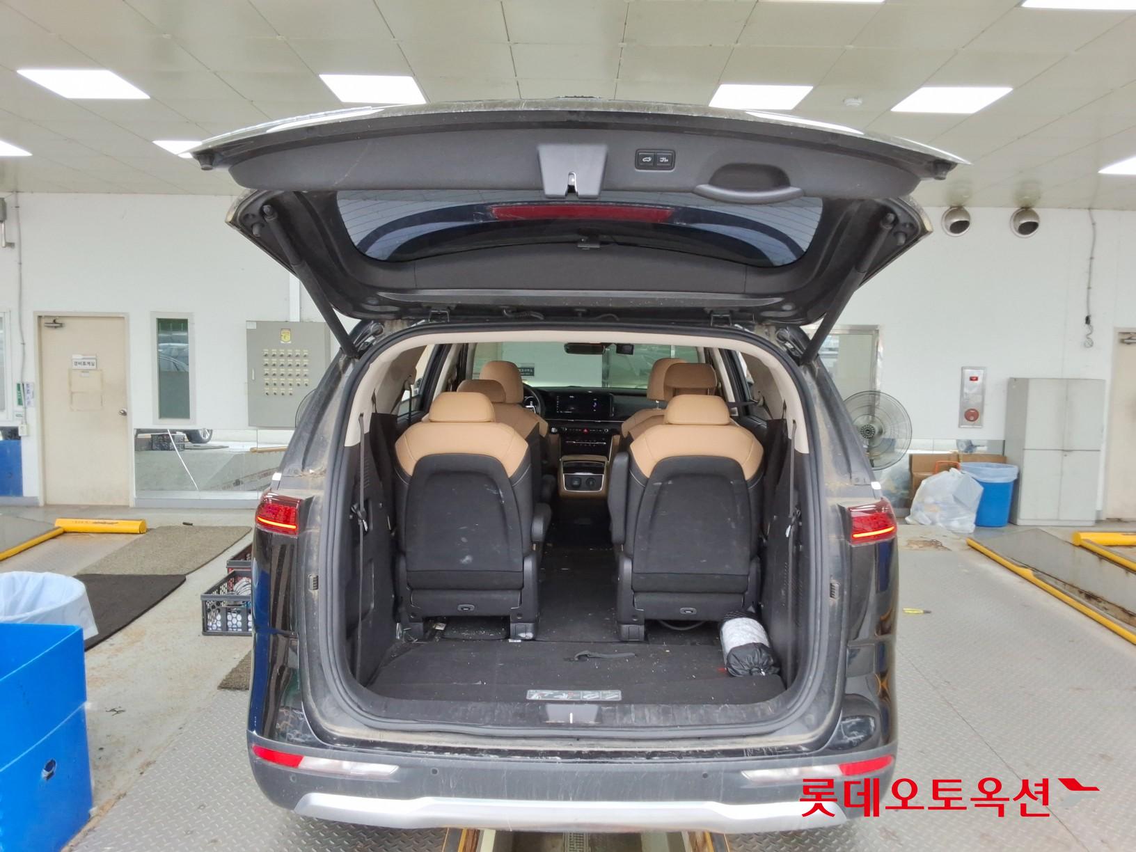2021 - kia carnival