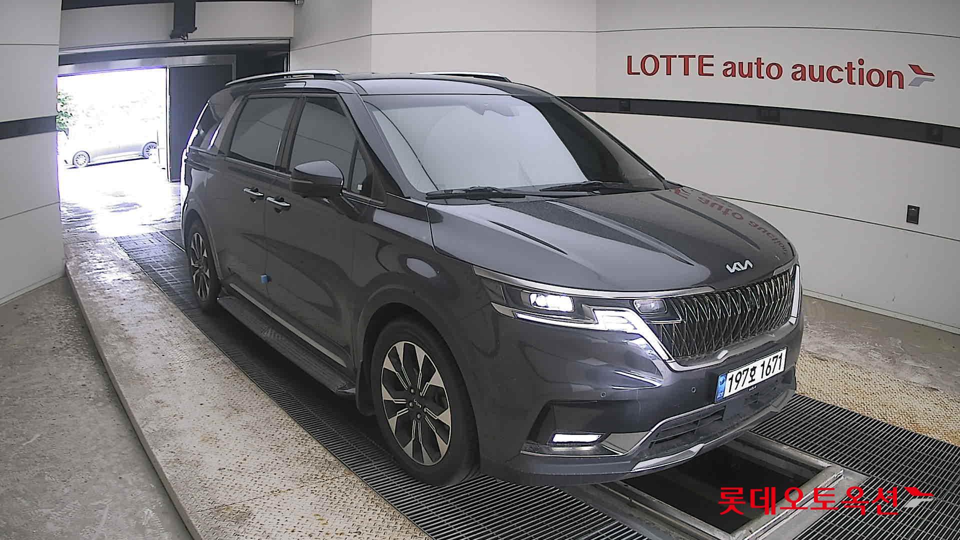 2023 - kia carnival