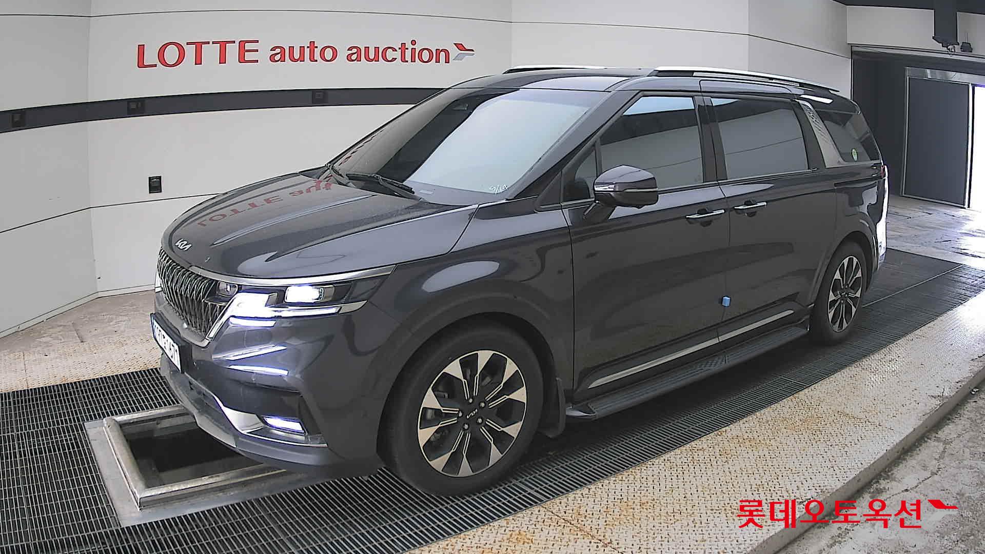 2023 - kia carnival