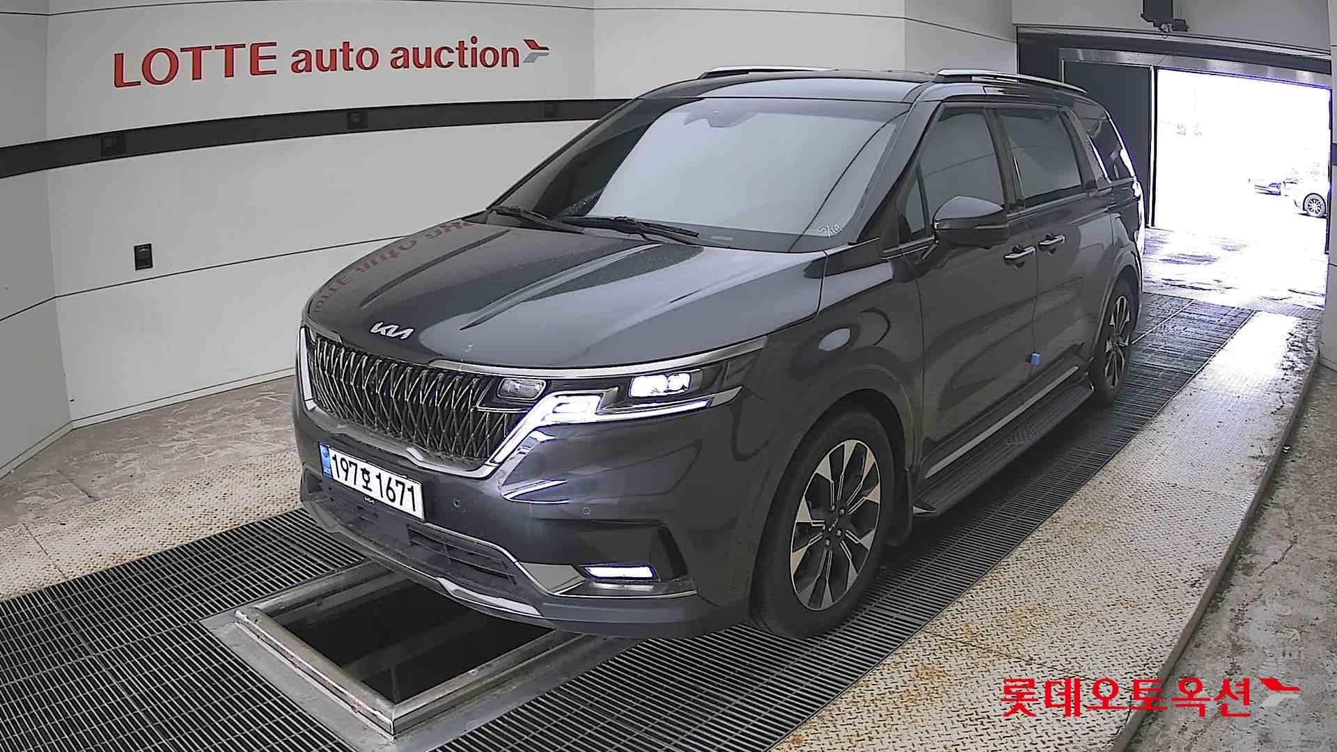 2023 - kia carnival
