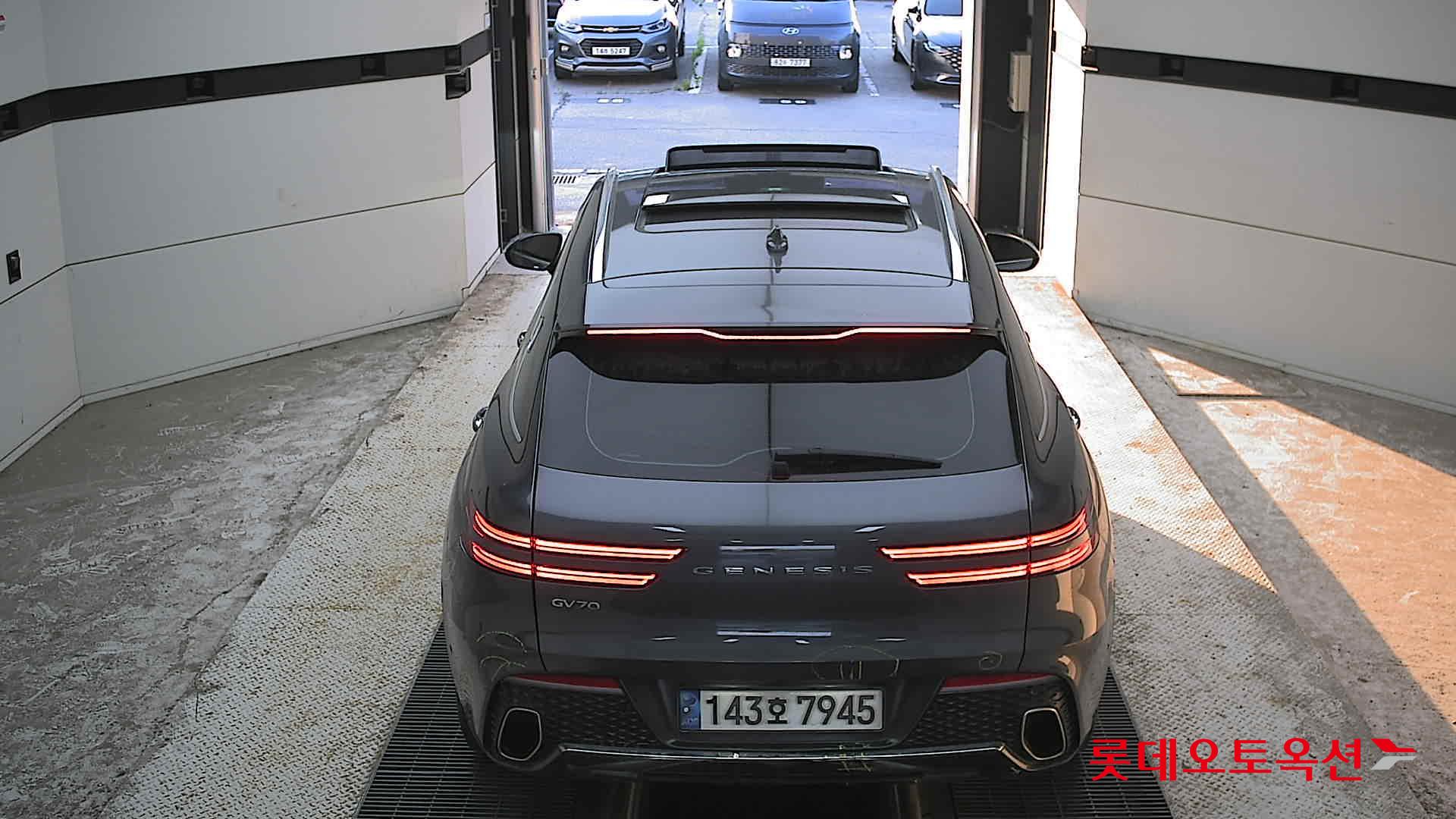 2022 - genesis gv70