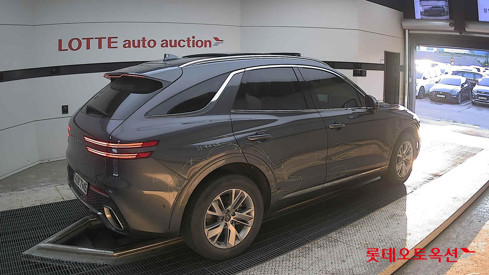 2022 - genesis gv70