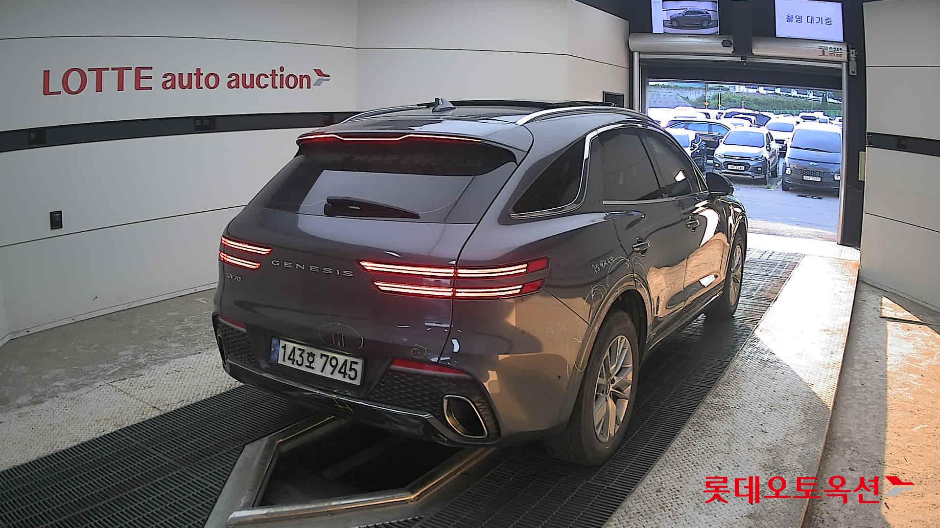 2022 - genesis gv70