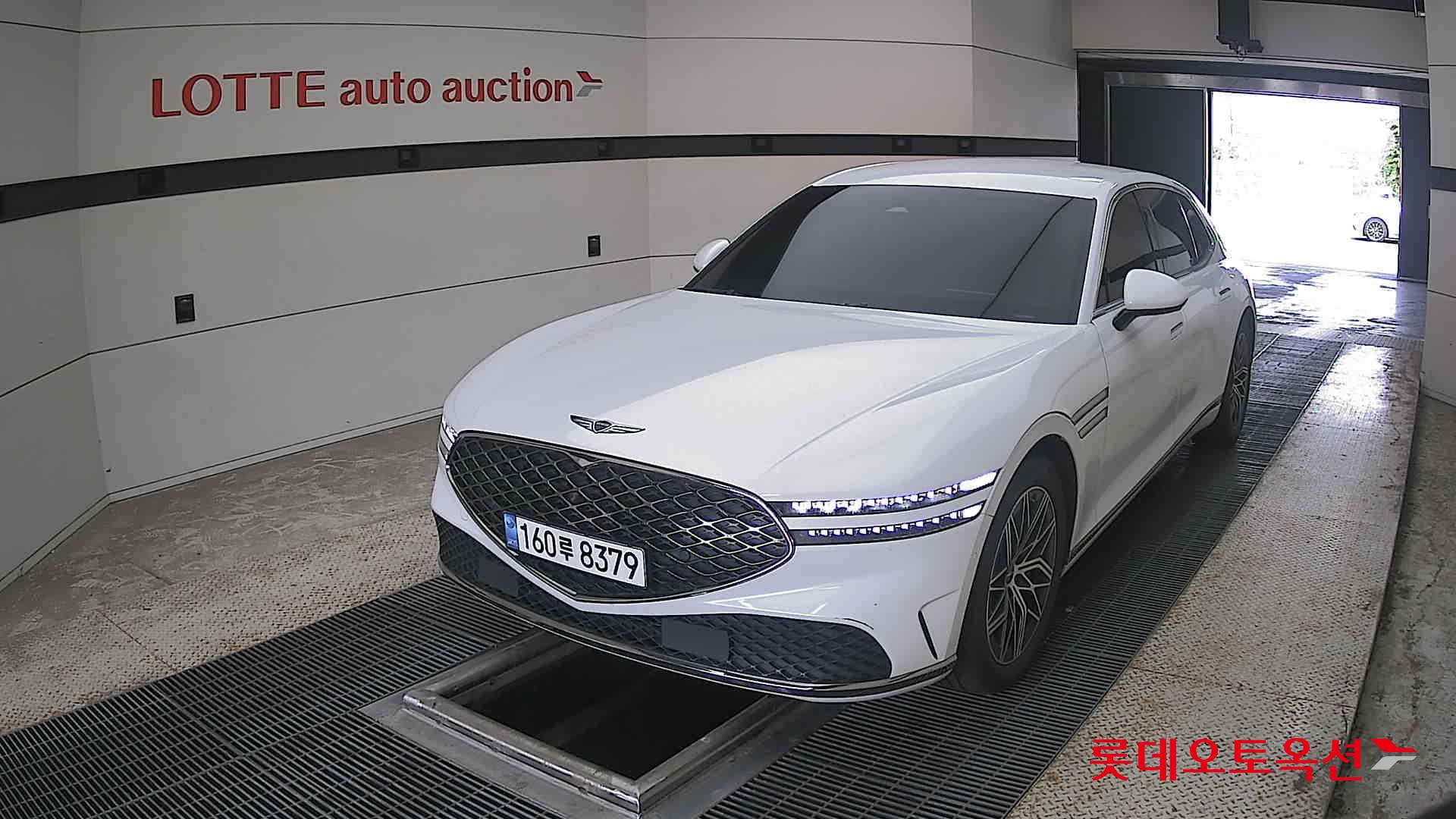 2022 - genesis g90