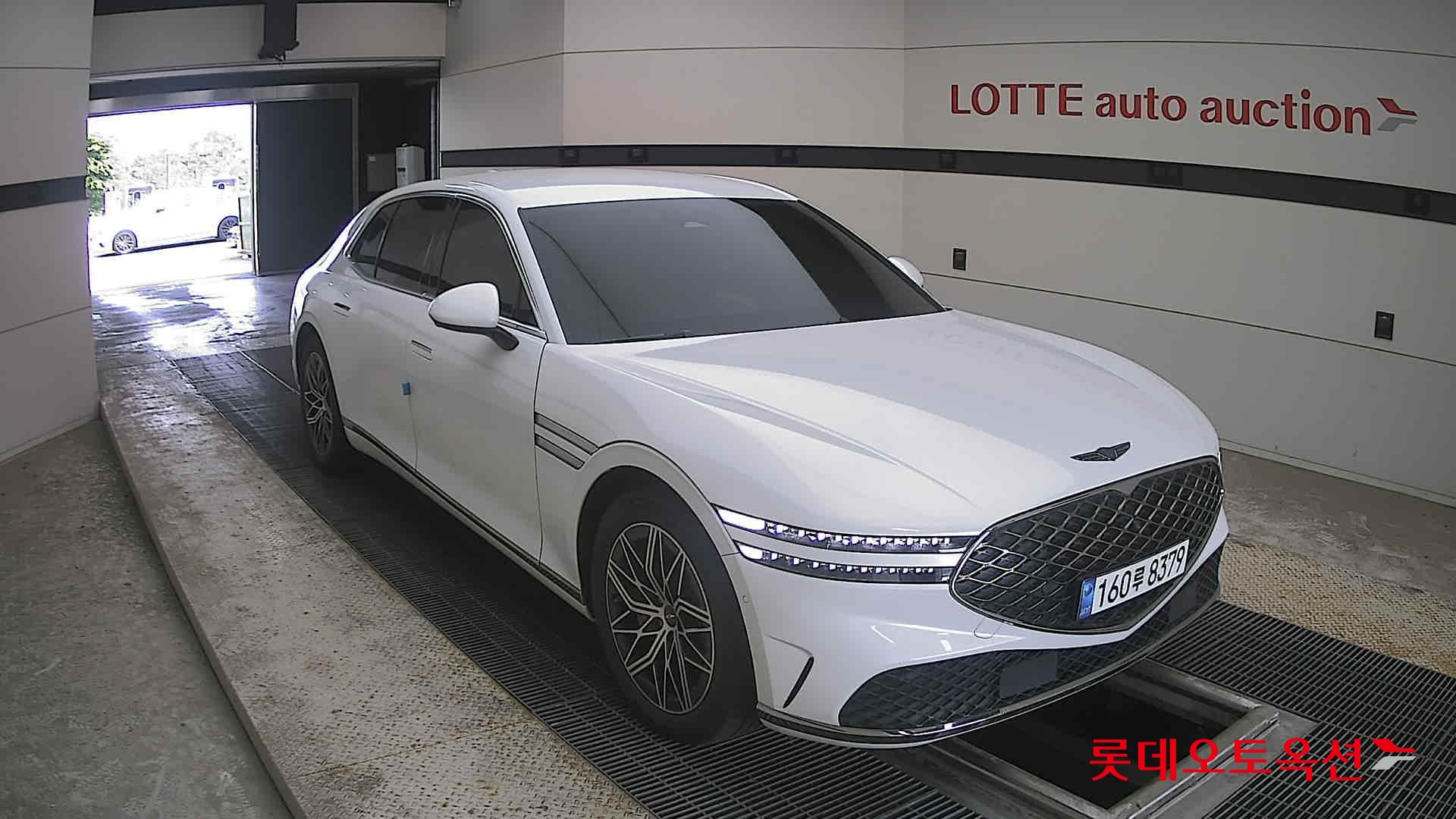 2022 - genesis g90