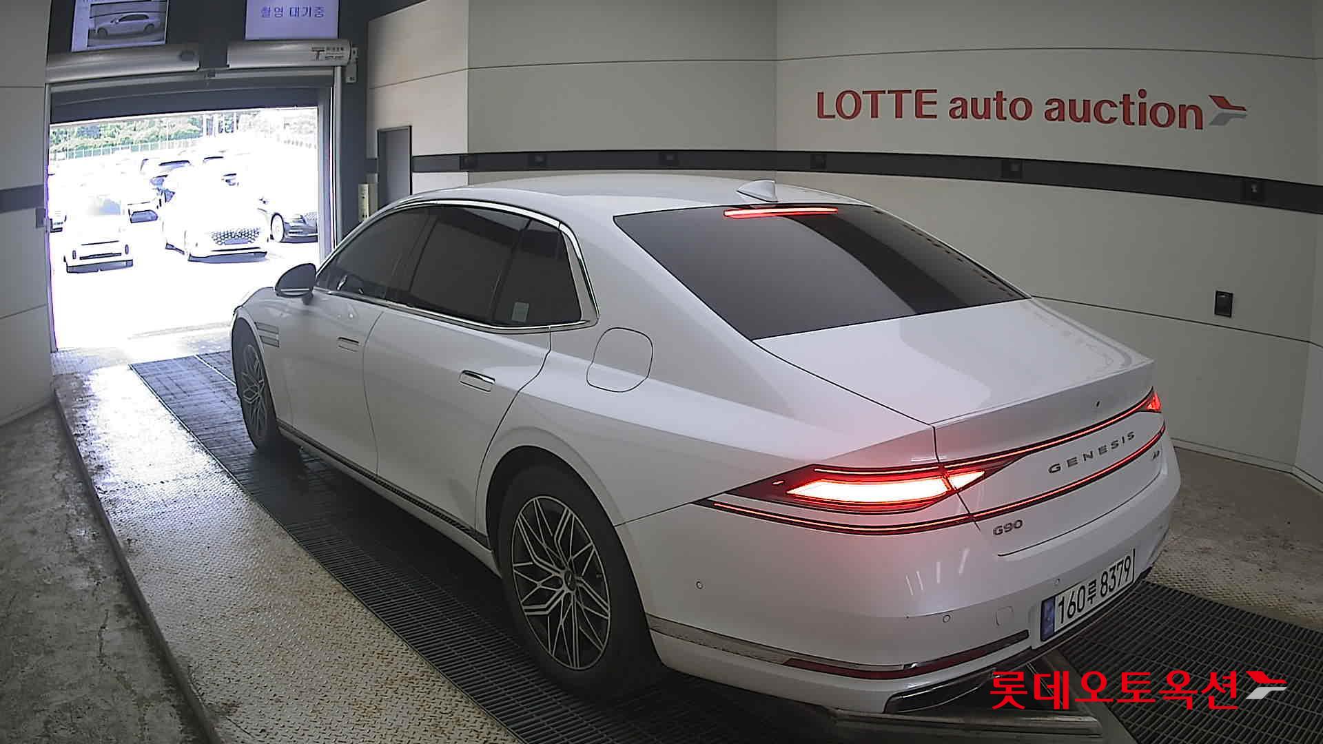 2022 - genesis g90