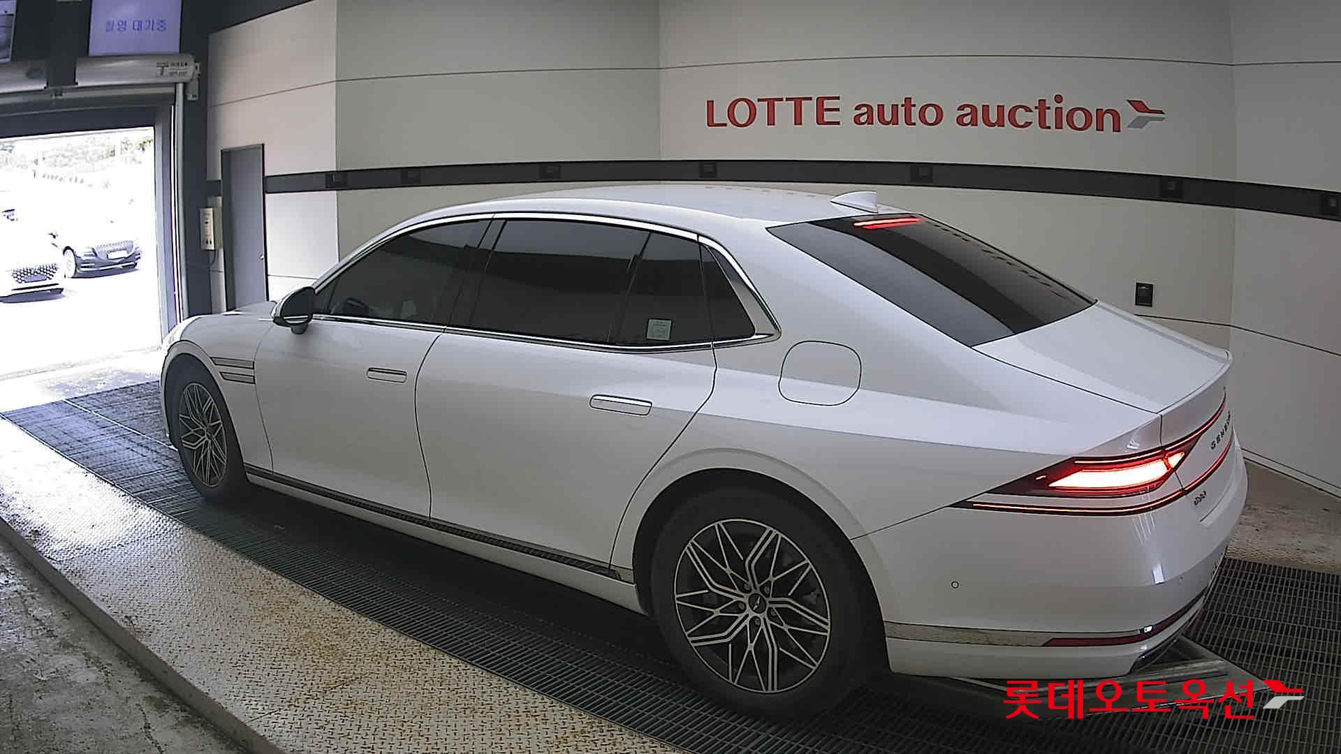 2022 - genesis g90