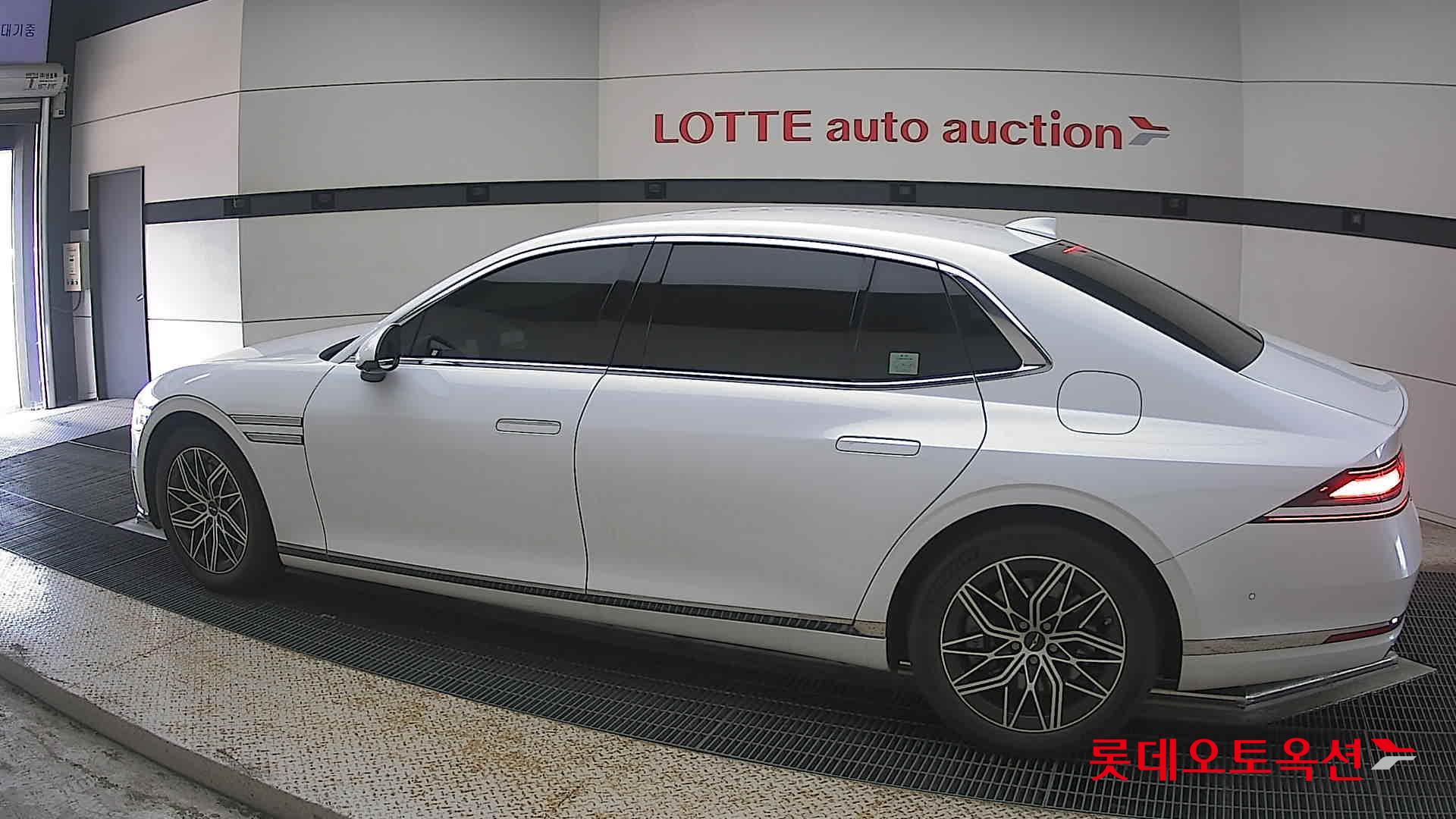 2022 - genesis g90