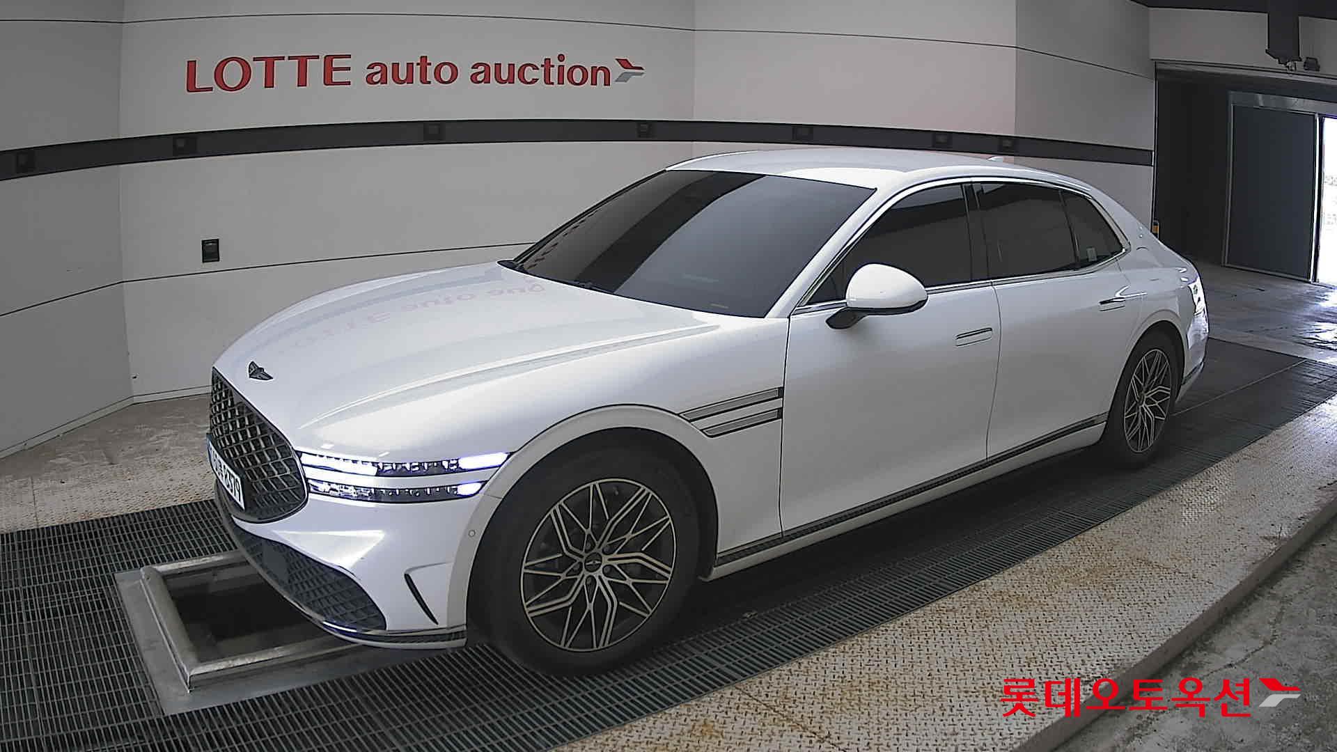 2022 - genesis g90