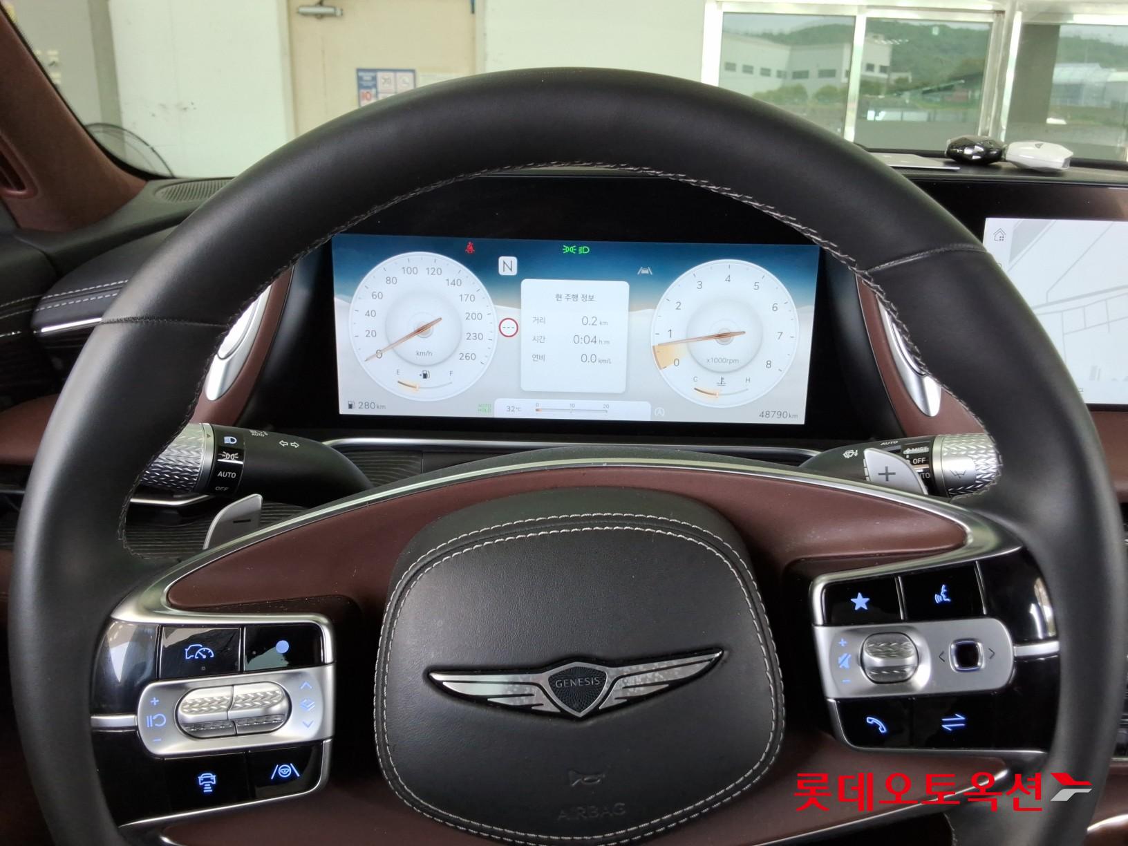 2022 - genesis g90