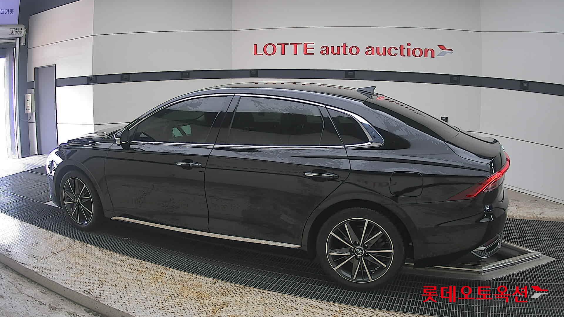 2022 - hyundai grandeur