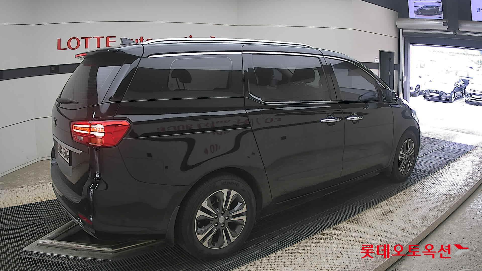 2019 - kia carnival