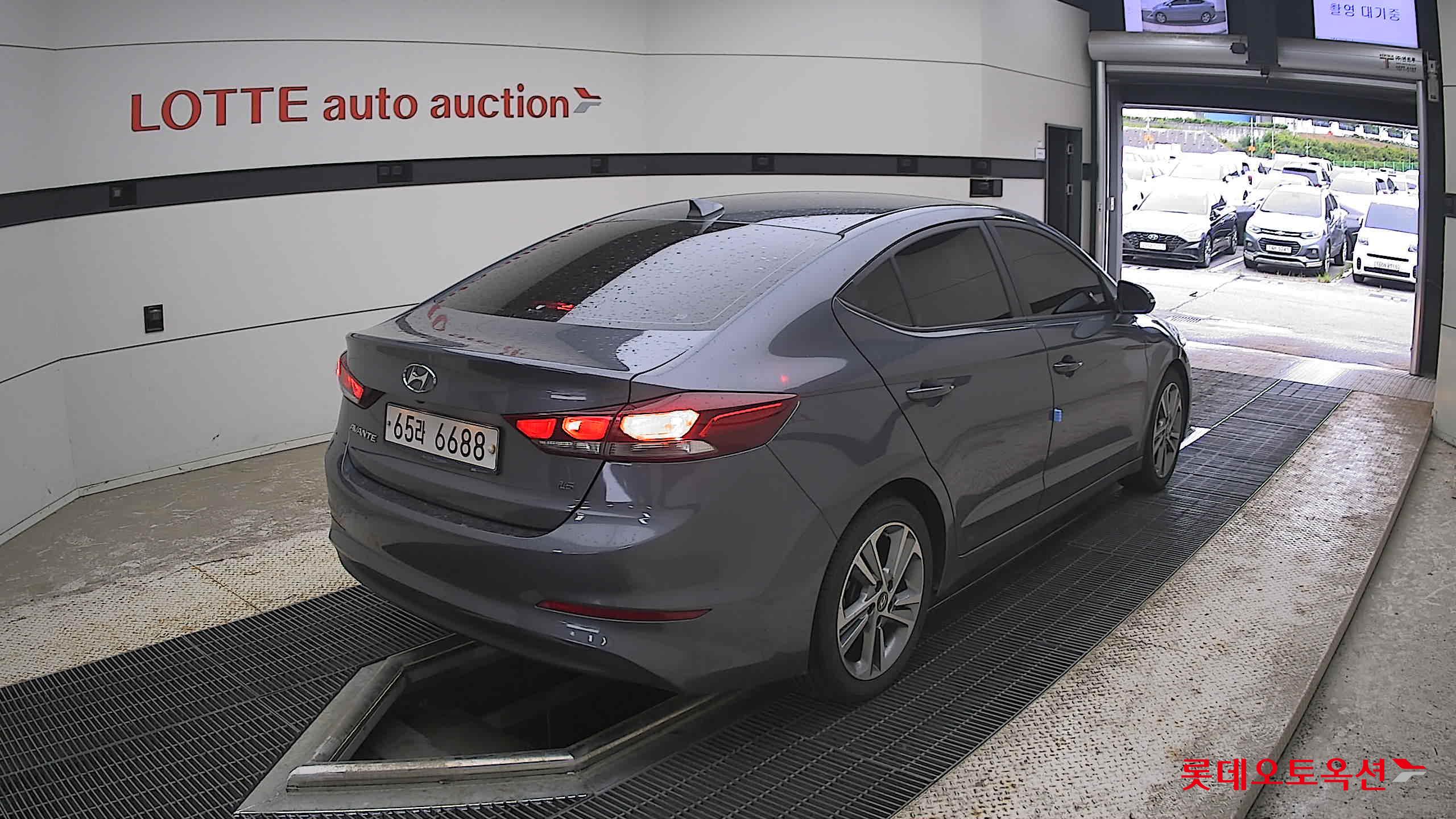 2018 - hyundai avante