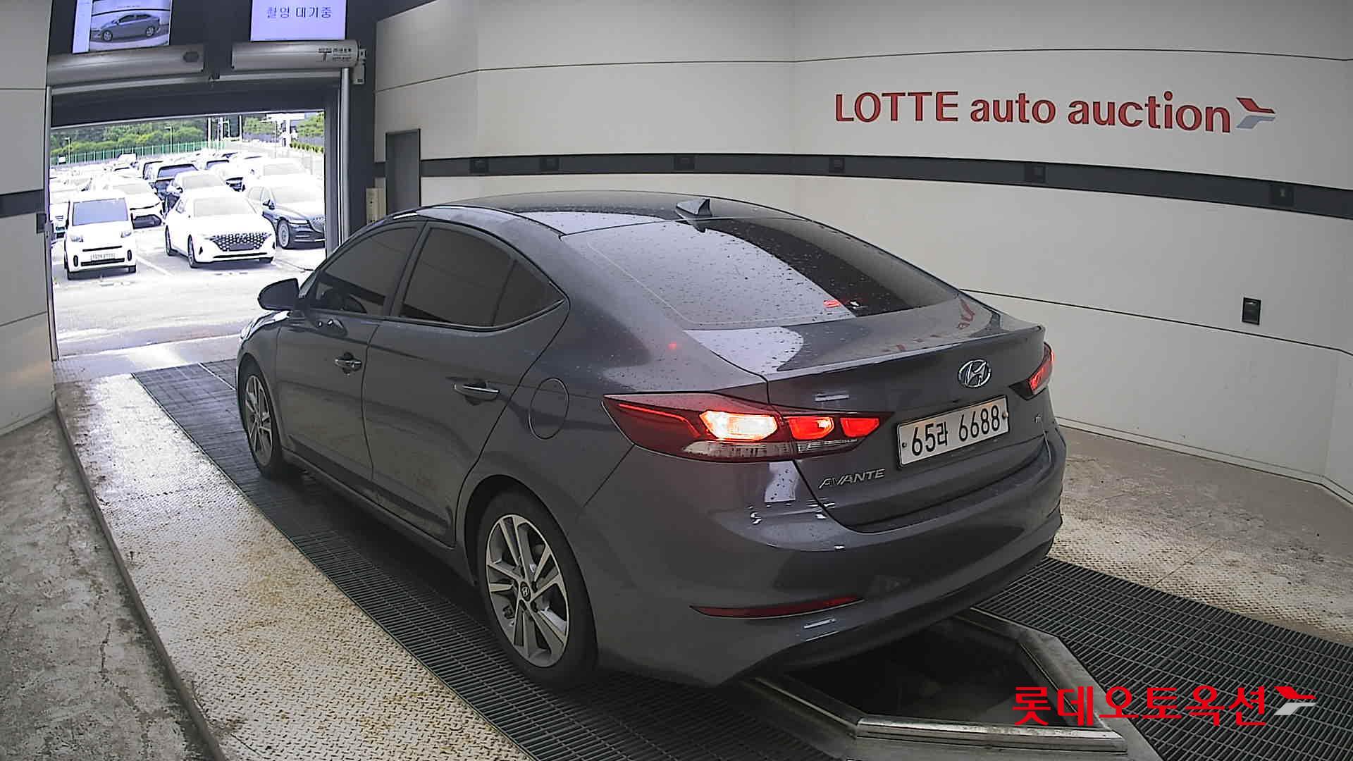 2018 - hyundai avante