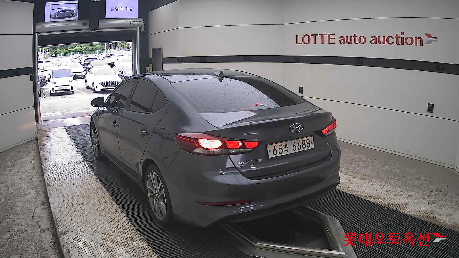 2018 - hyundai avante