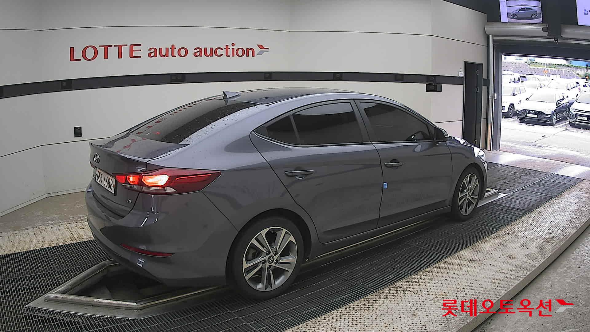 2018 - hyundai avante
