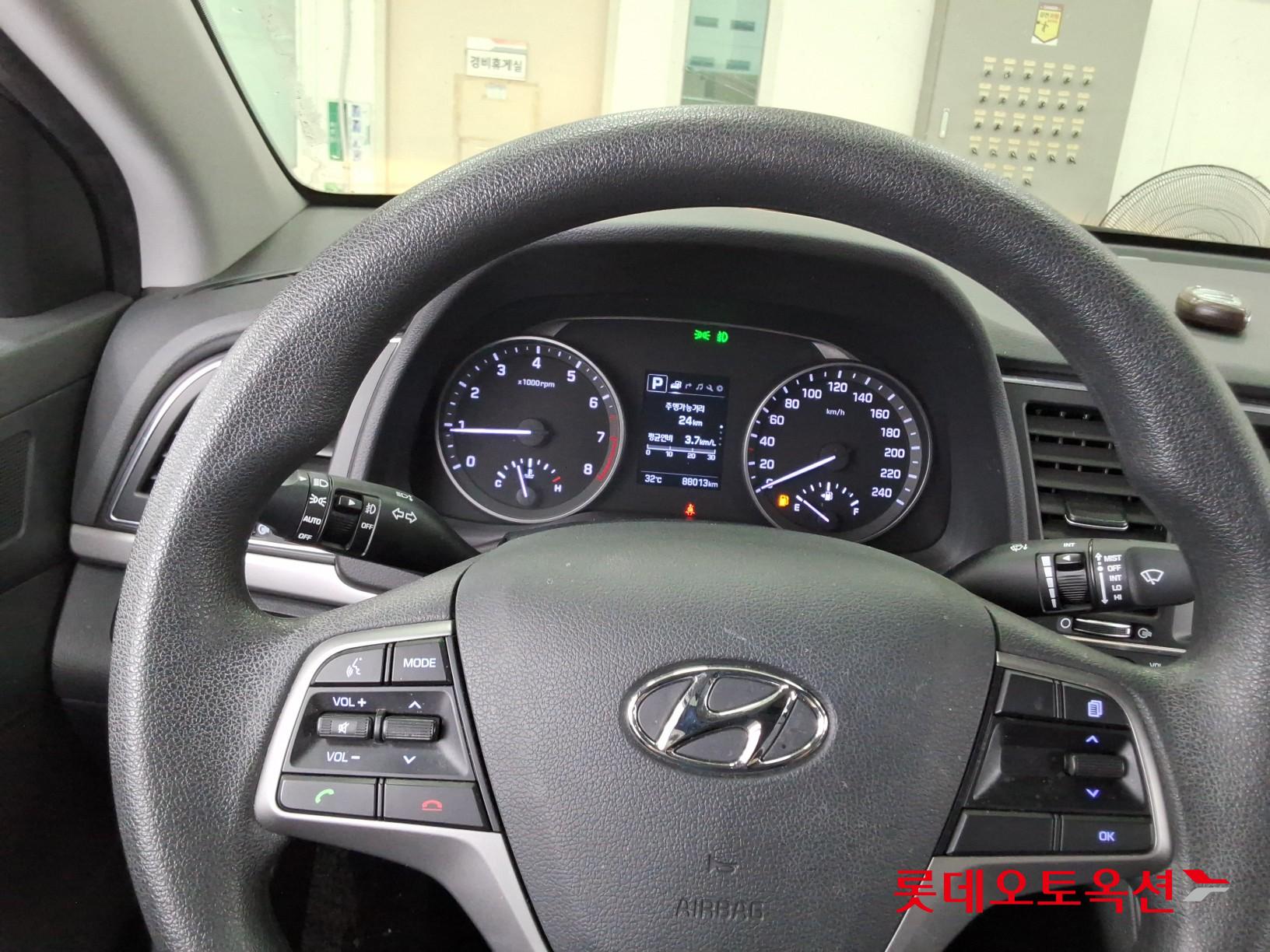 2018 - hyundai avante