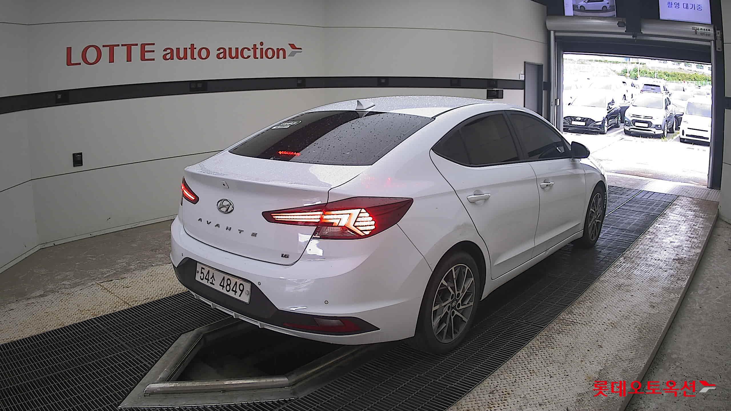 2019 - hyundai avante