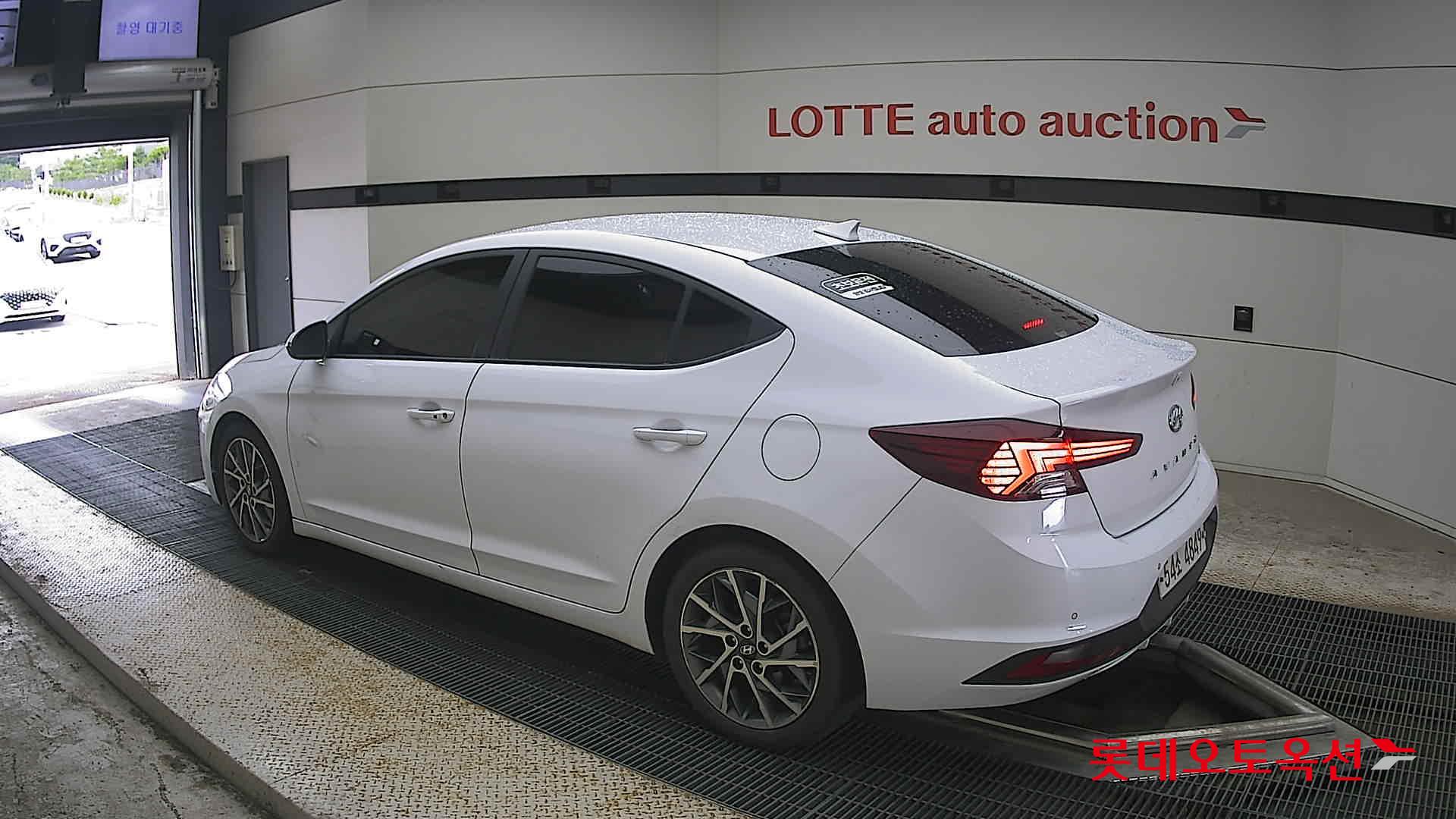2019 - hyundai avante