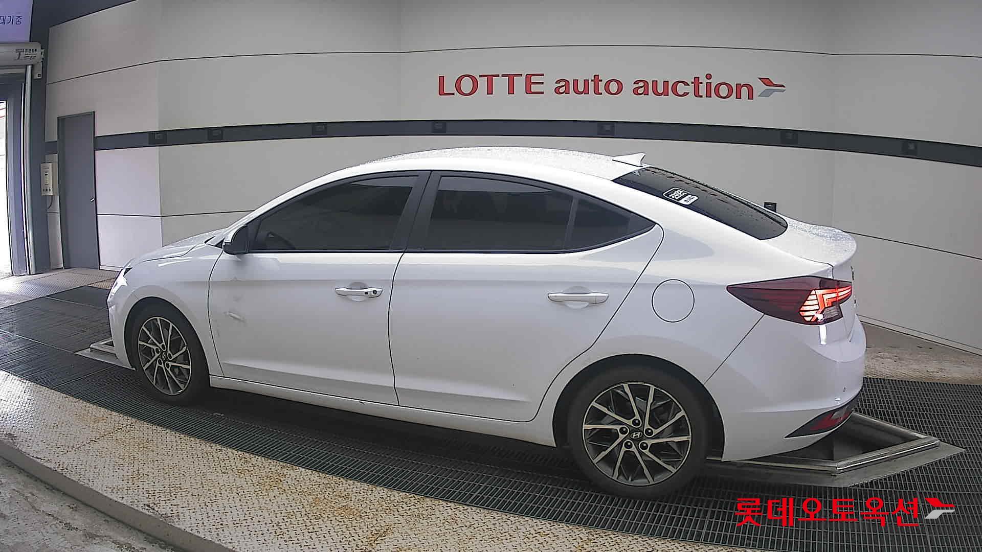 2019 - hyundai avante