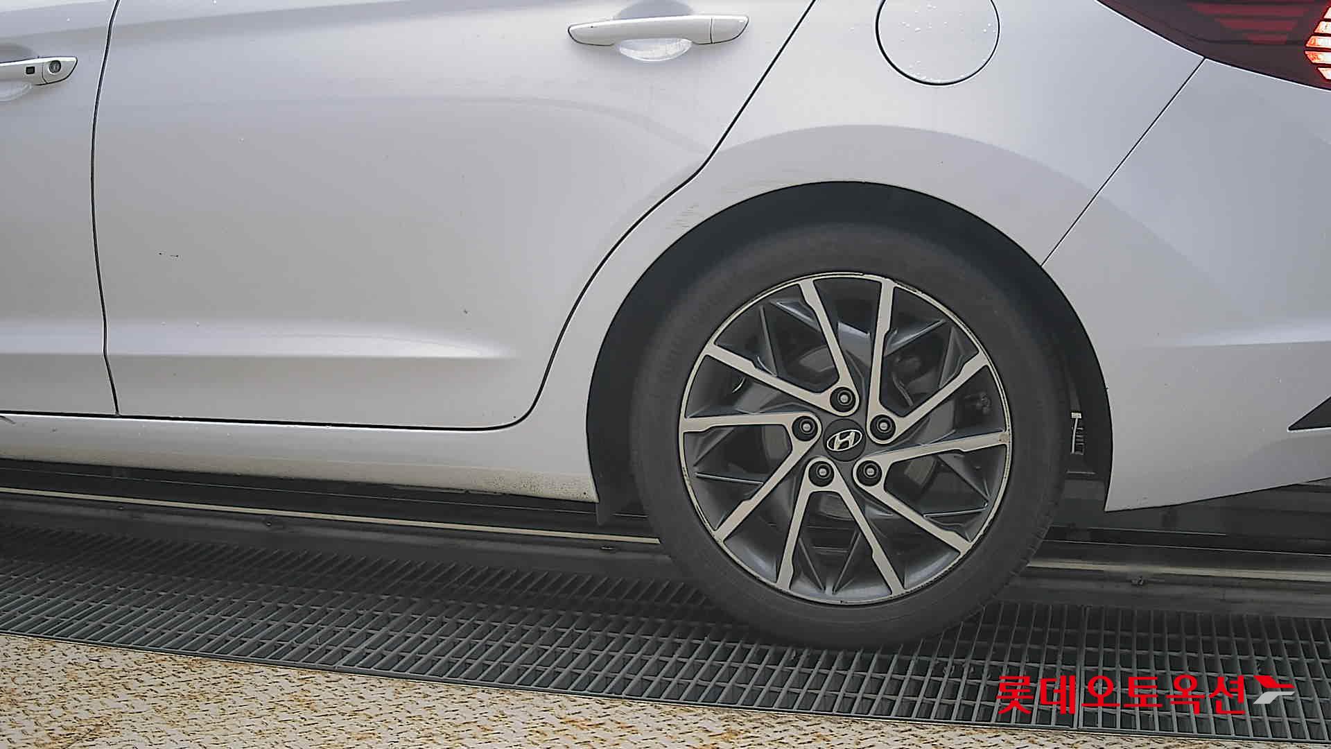 2019 - hyundai avante