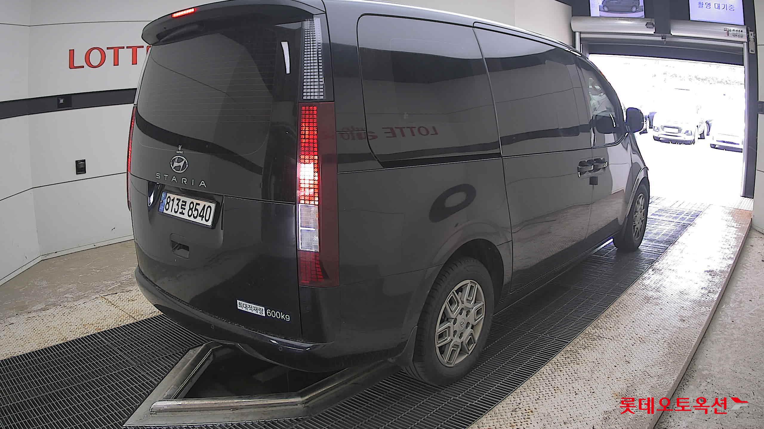 2023 - hyundai staria