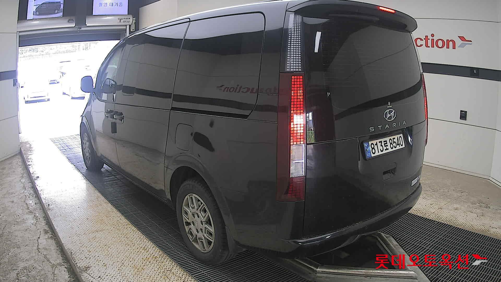 2023 - hyundai staria