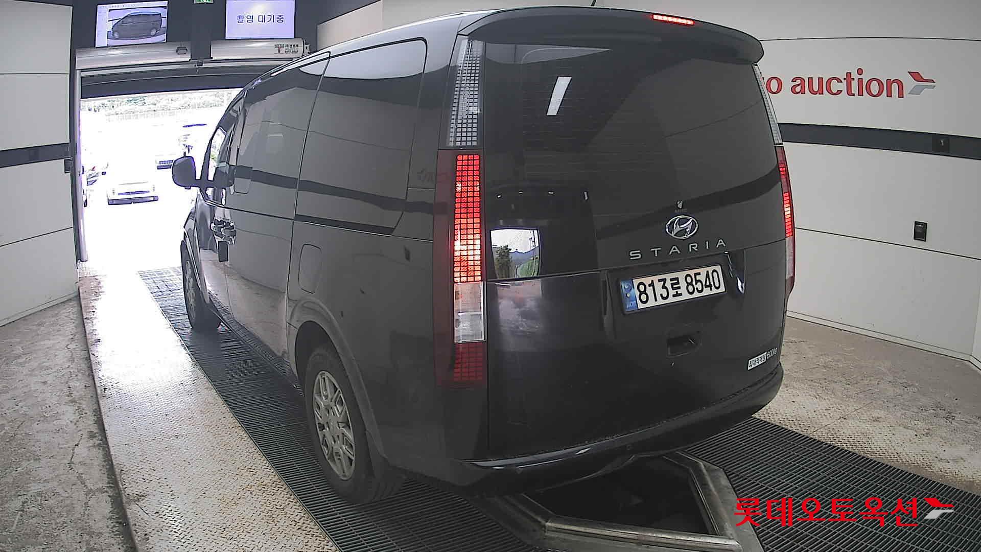 2023 - hyundai staria
