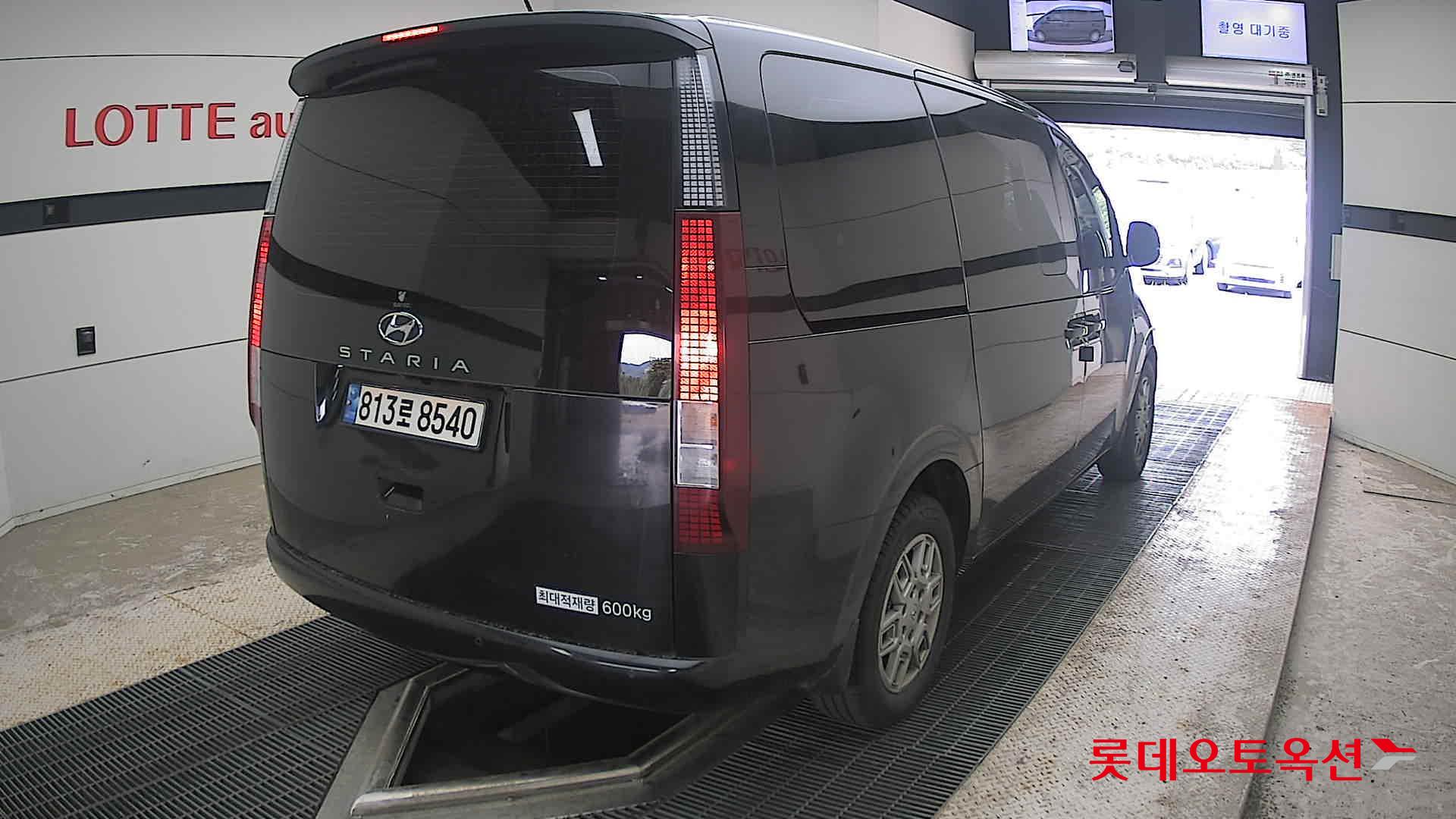 2023 - hyundai staria