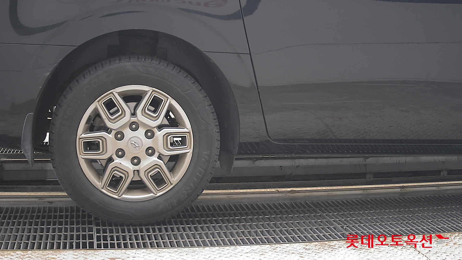 2023 - hyundai staria